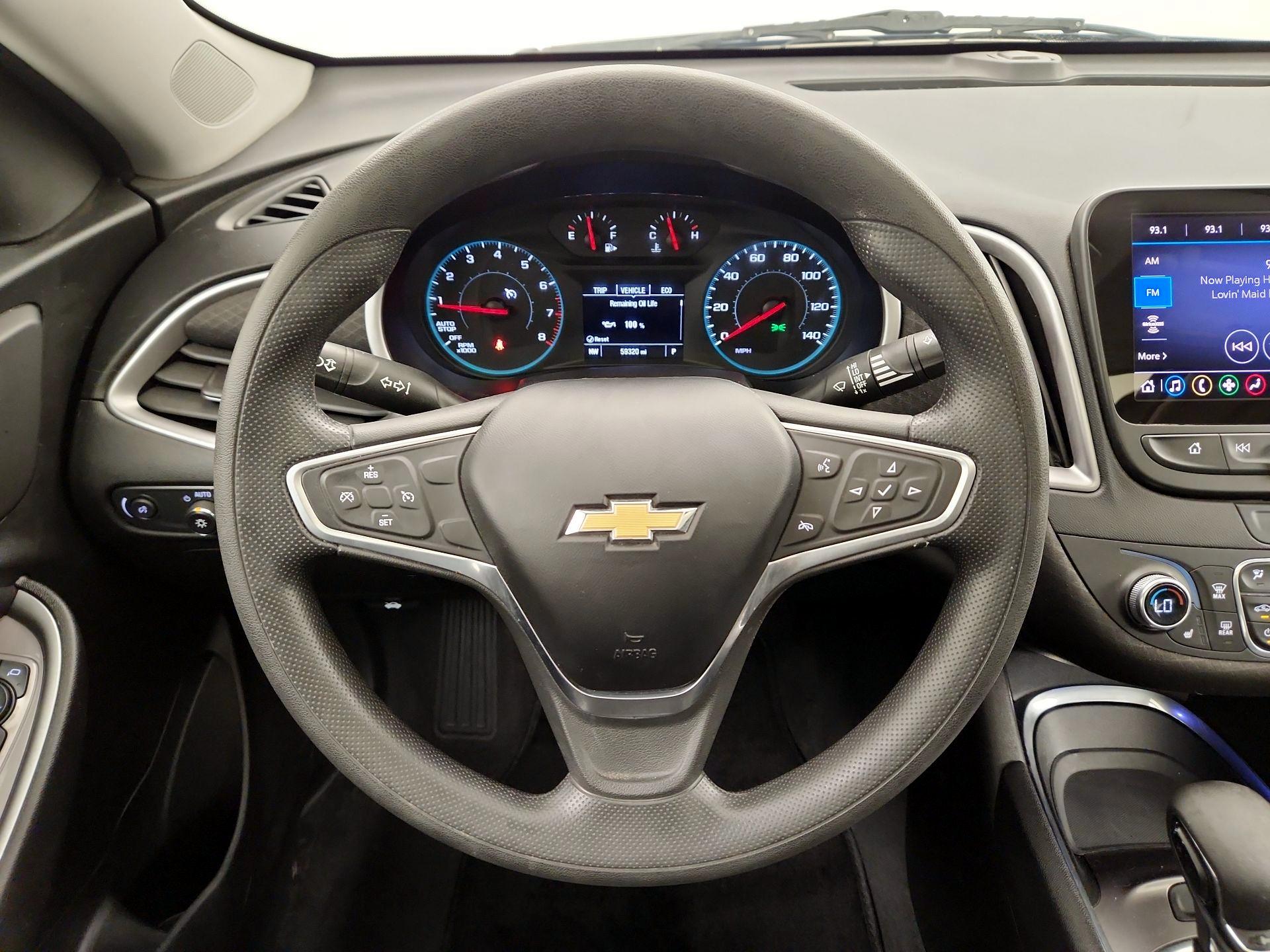 Thumbnail: 2022 Chevrolet Malibu - 10