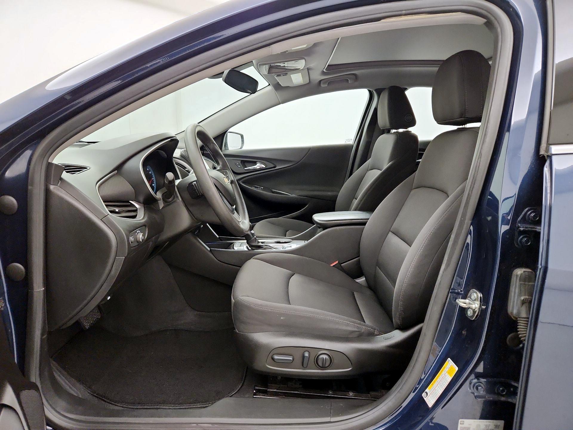 Thumbnail: 2022 Chevrolet Malibu - 11