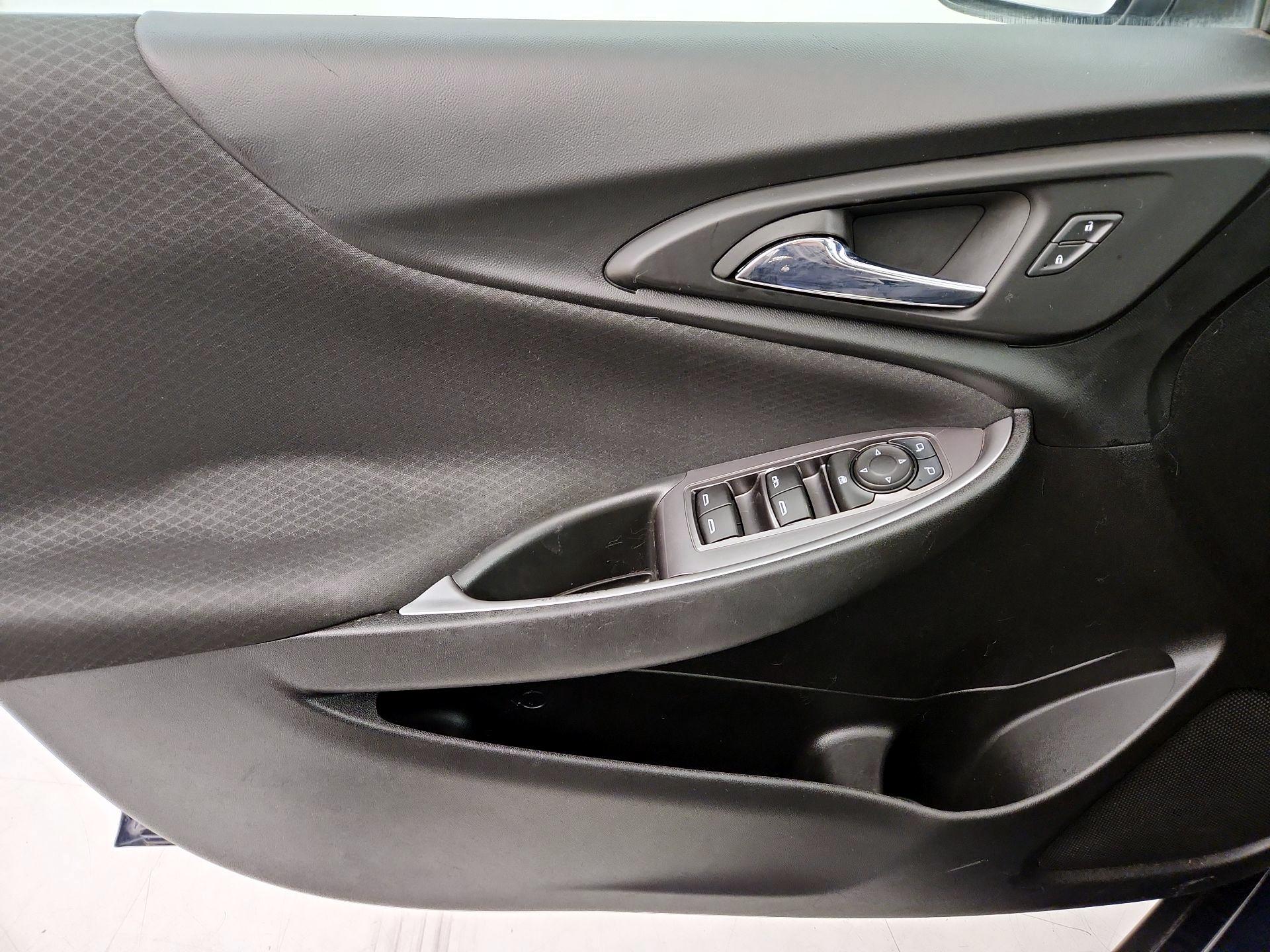 Thumbnail: 2022 Chevrolet Malibu - 12