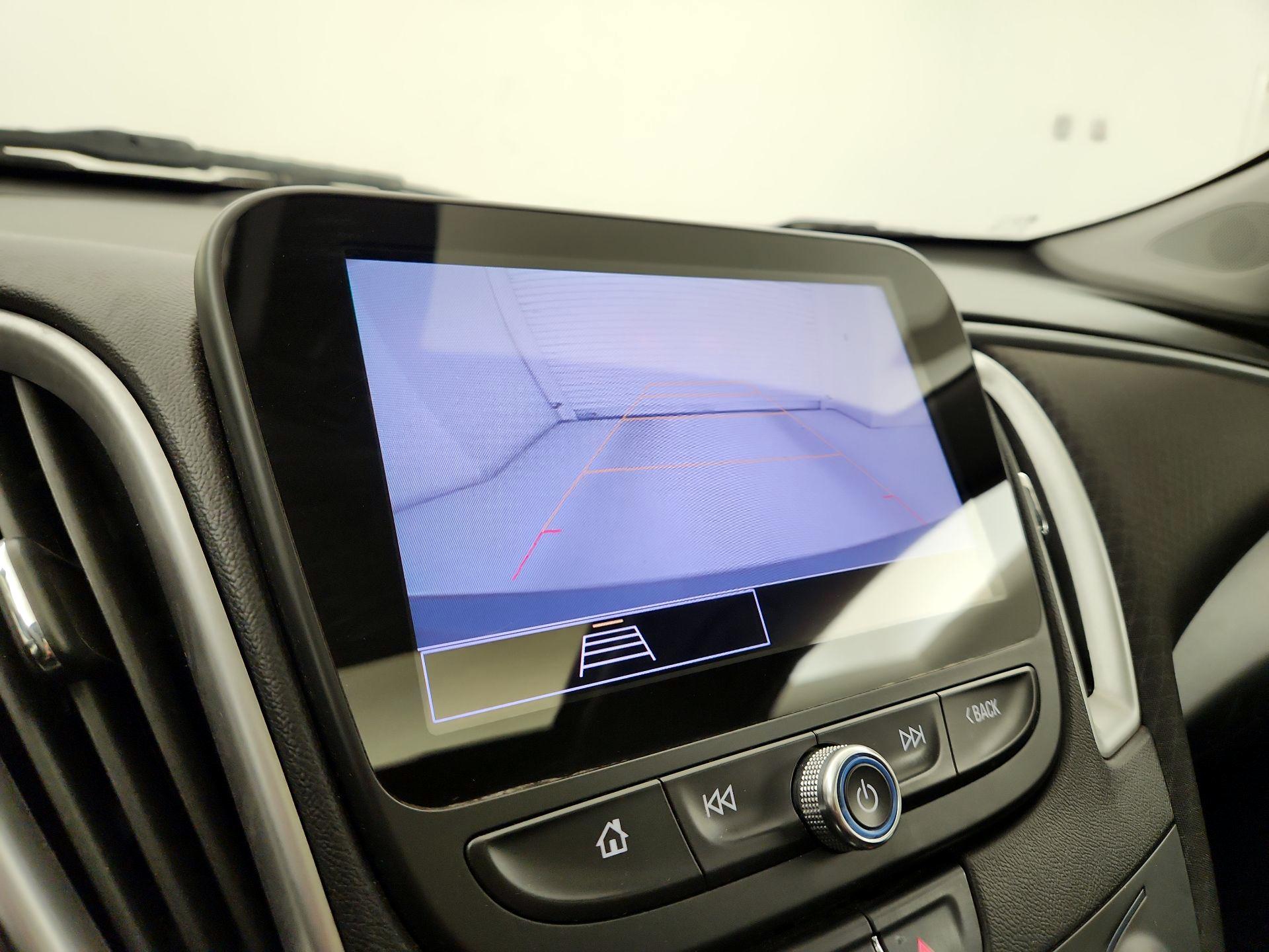 Thumbnail: 2022 Chevrolet Malibu - 14