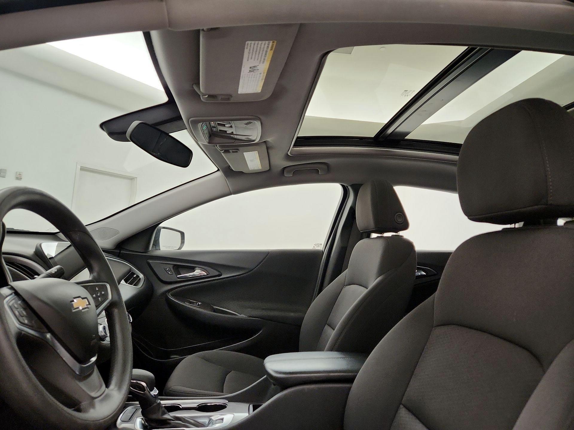 Thumbnail: 2022 Chevrolet Malibu - 19