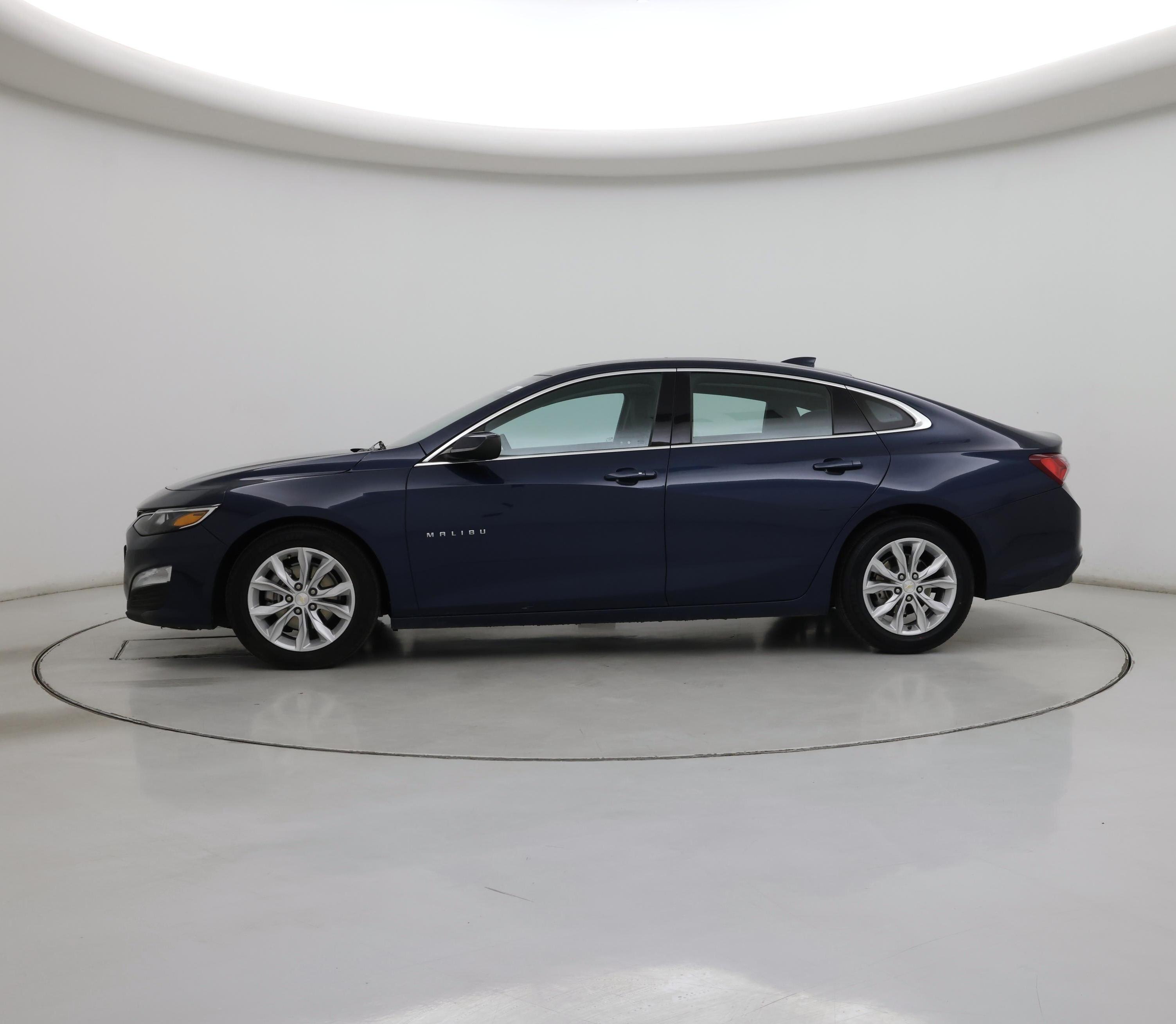 Thumbnail: 2022 Chevrolet Malibu - 3