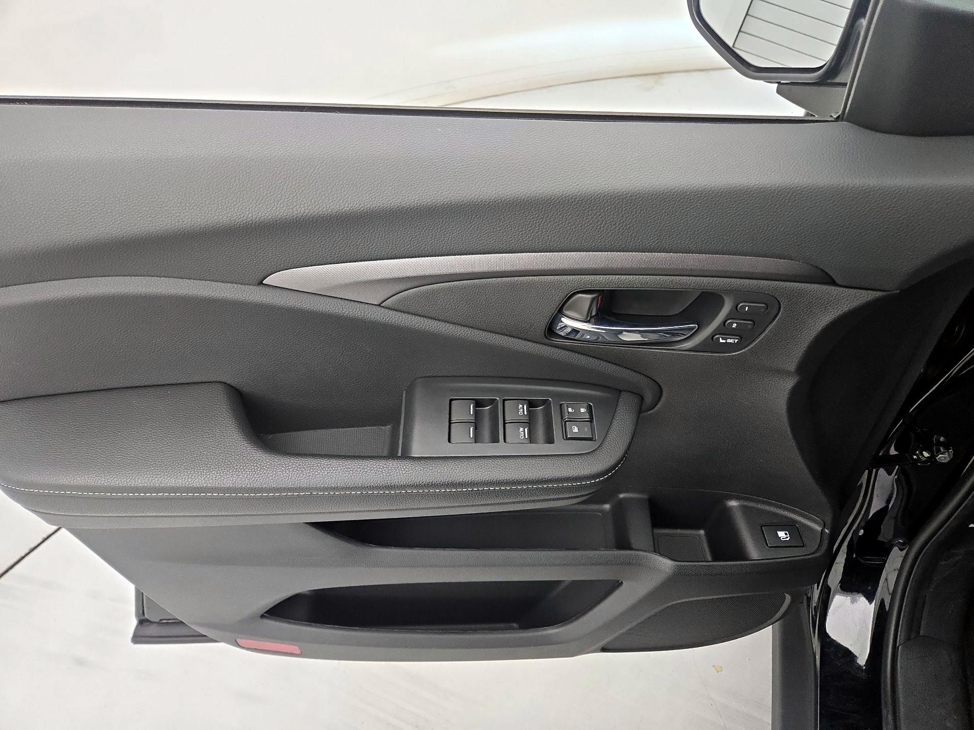 Thumbnail: 2025 Honda Ridgeline - 12