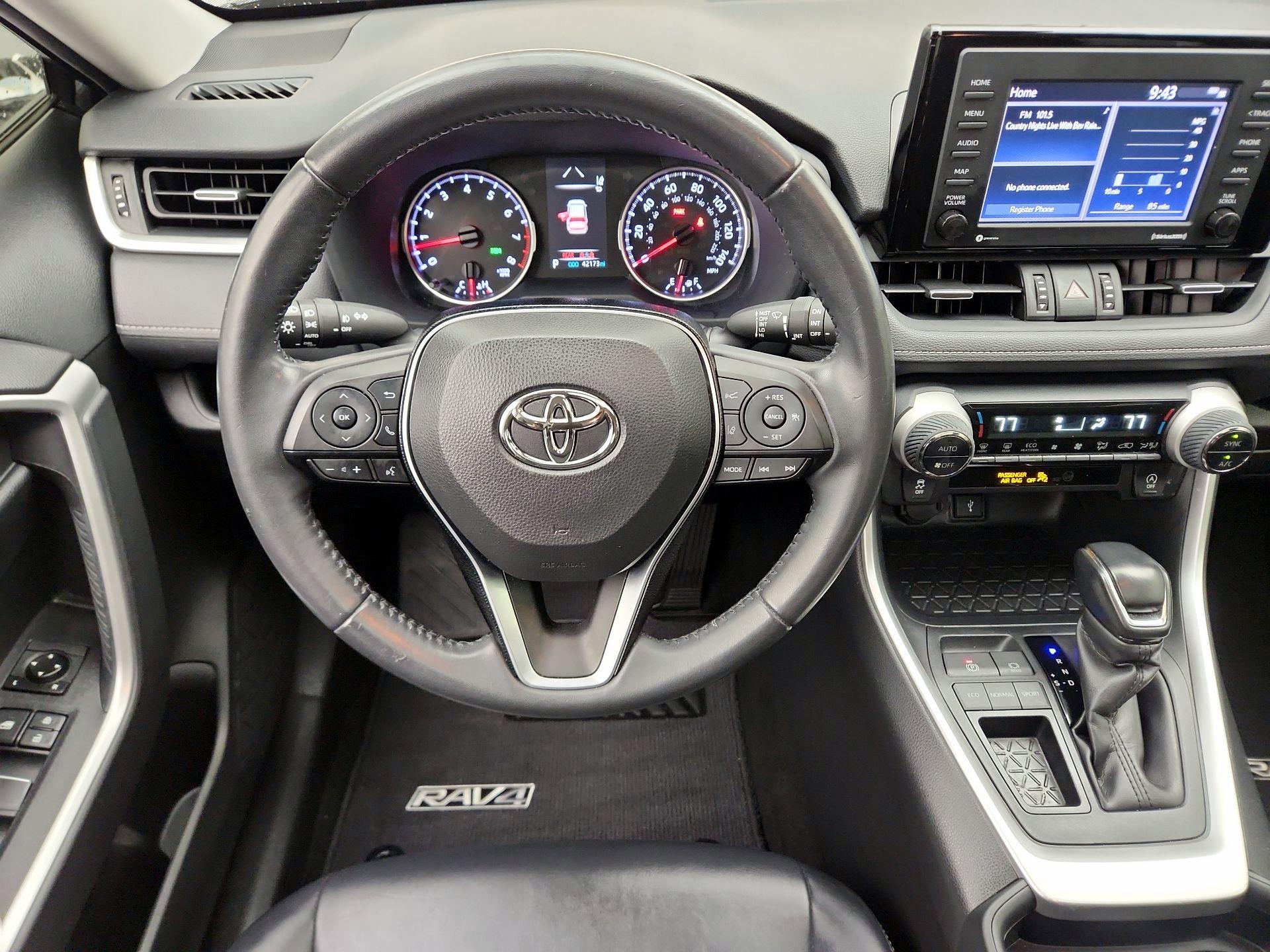 Thumbnail: 2020 Toyota RAV4 - 10