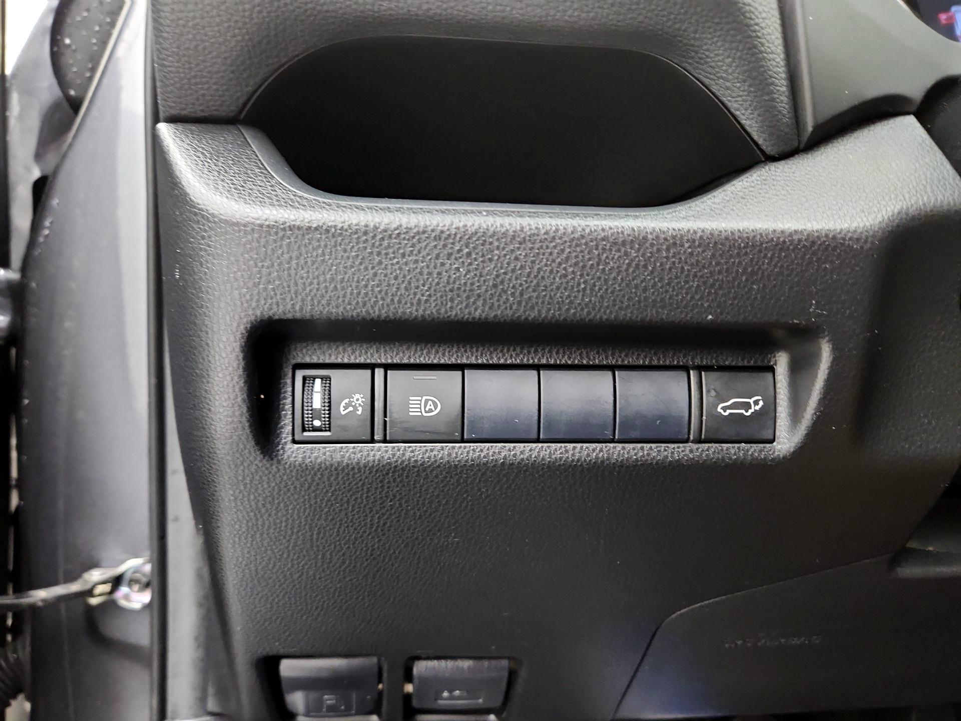 Thumbnail: 2020 Toyota RAV4 - 13