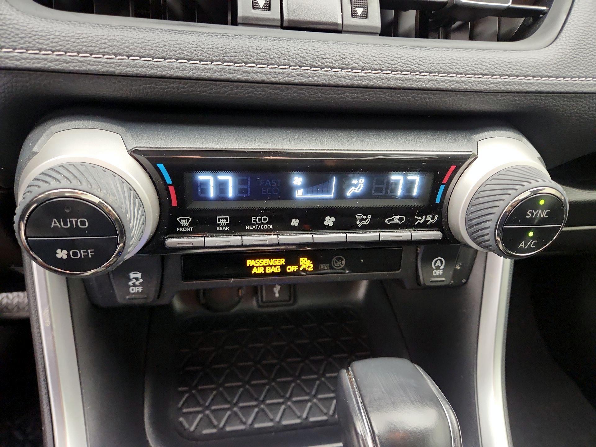 Thumbnail: 2020 Toyota RAV4 - 16