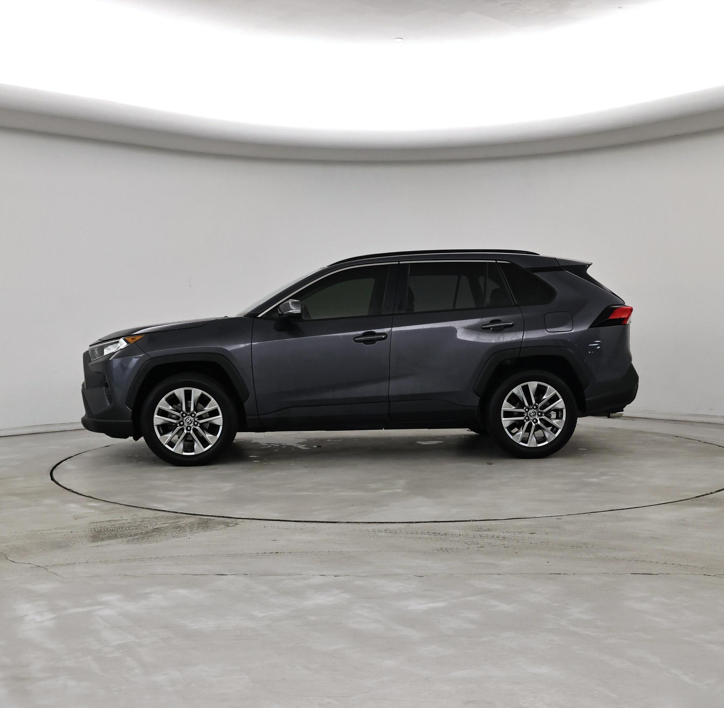 Thumbnail: 2020 Toyota RAV4 - 3