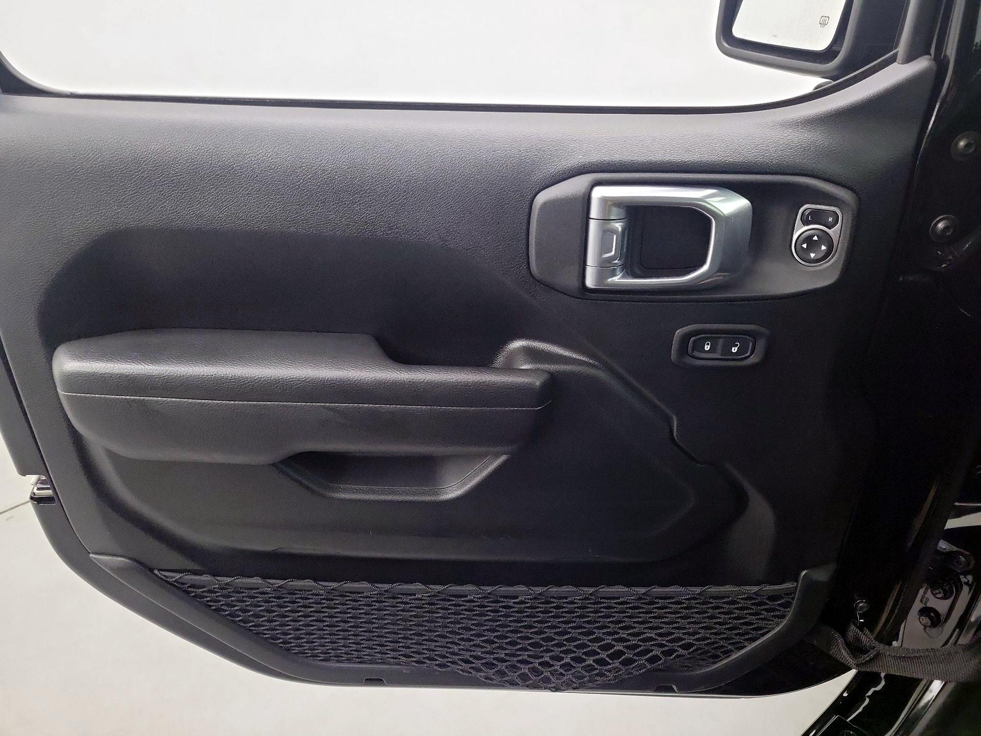 Thumbnail: 2022 Jeep Wrangler - 12