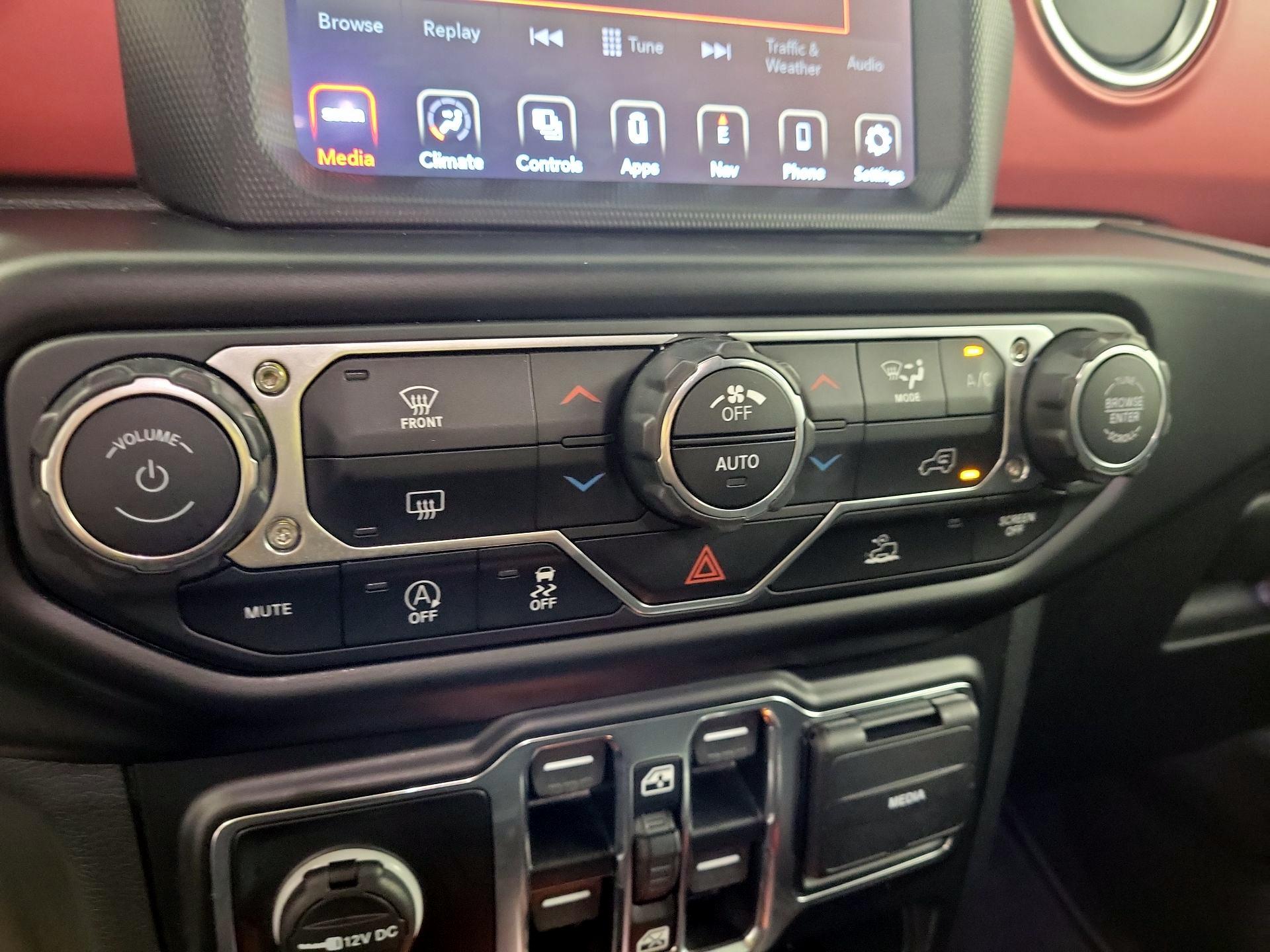 Thumbnail: 2022 Jeep Wrangler - 17