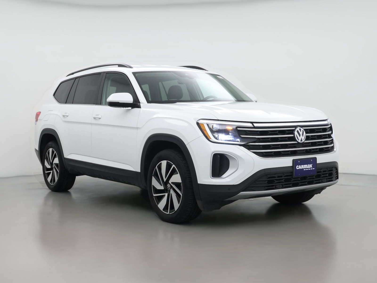 2024 Volkswagen Atlas SE w/Tech - Photo 1