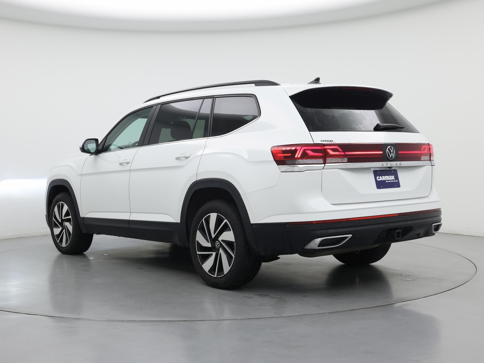 2024 Volkswagen Atlas SE w/Tech - Photo 3