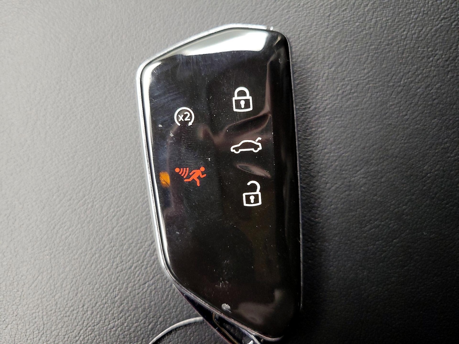 2024 Volkswagen Atlas SE w/Tech - Photo 26