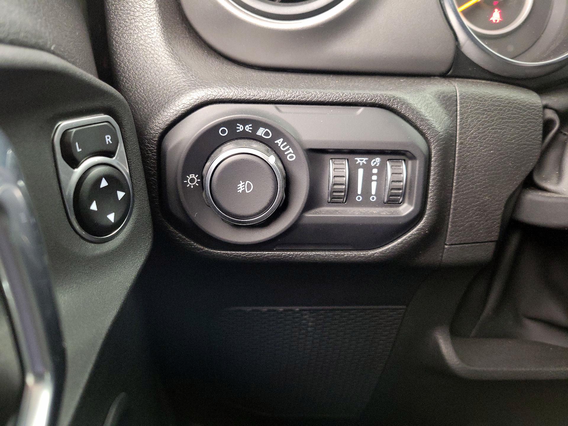 Thumbnail: 2022 Jeep Wrangler - 13