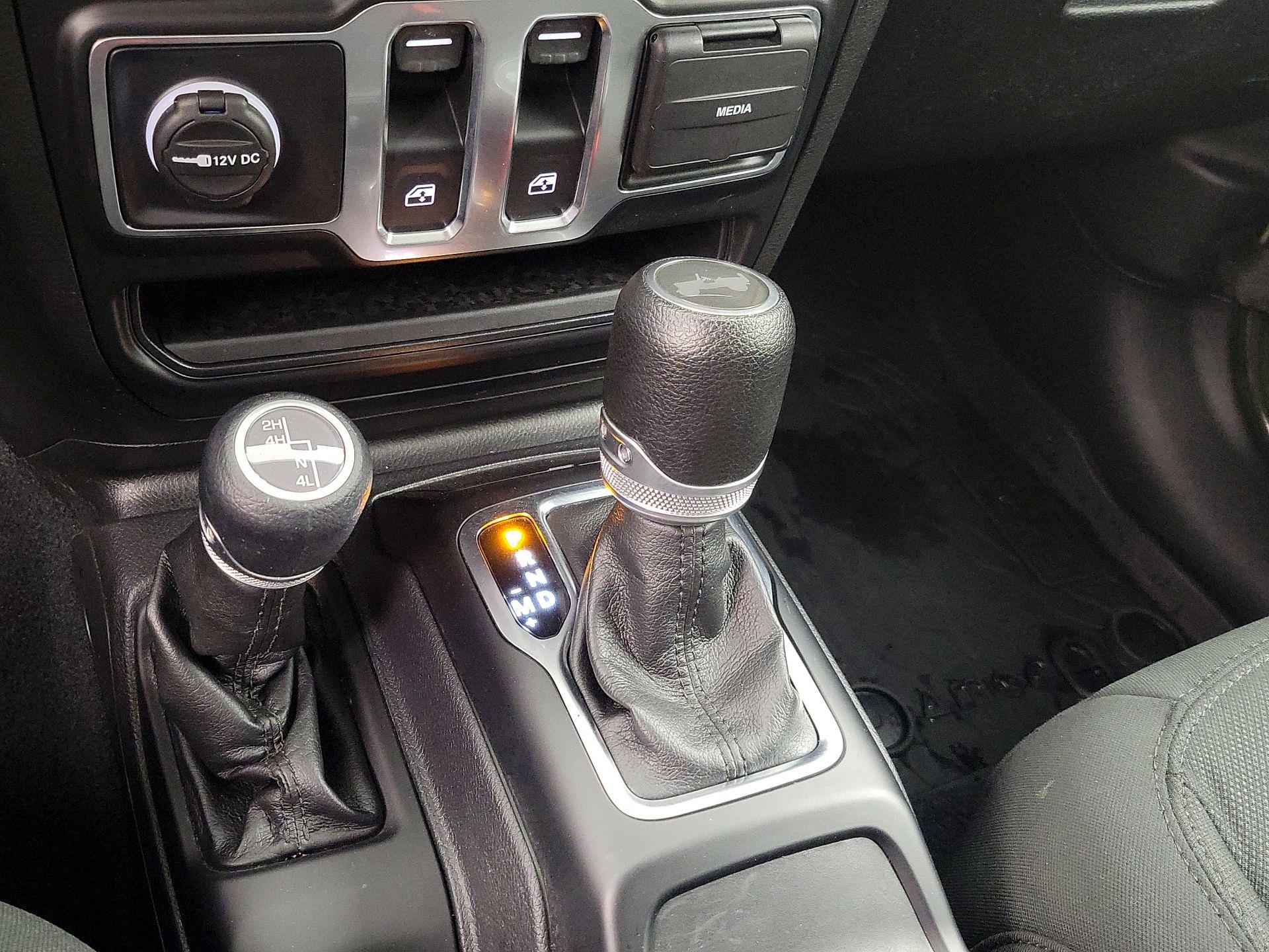 Thumbnail: 2022 Jeep Wrangler - 17