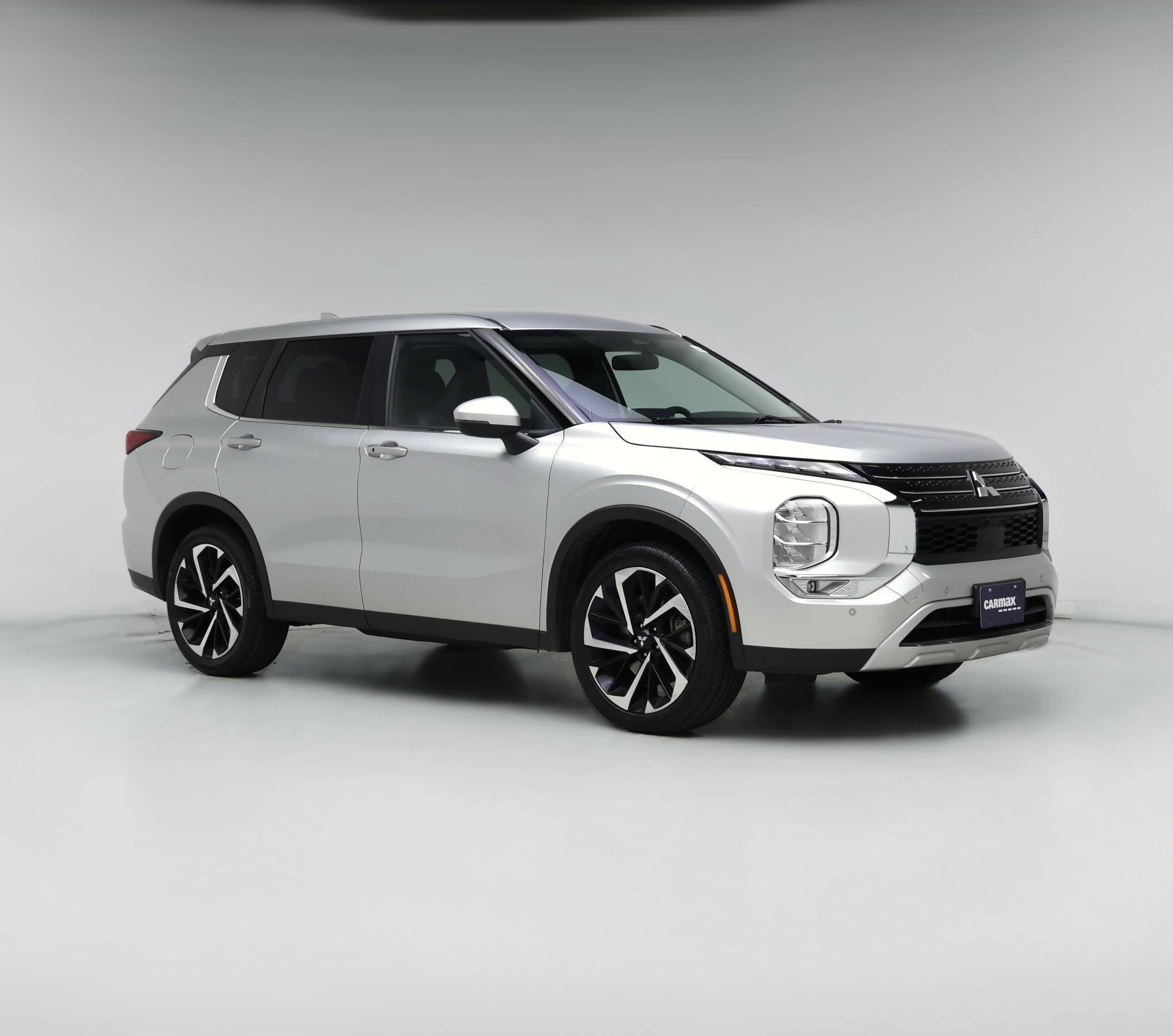 Thumbnail: 2024 Mitsubishi Outlander - 1