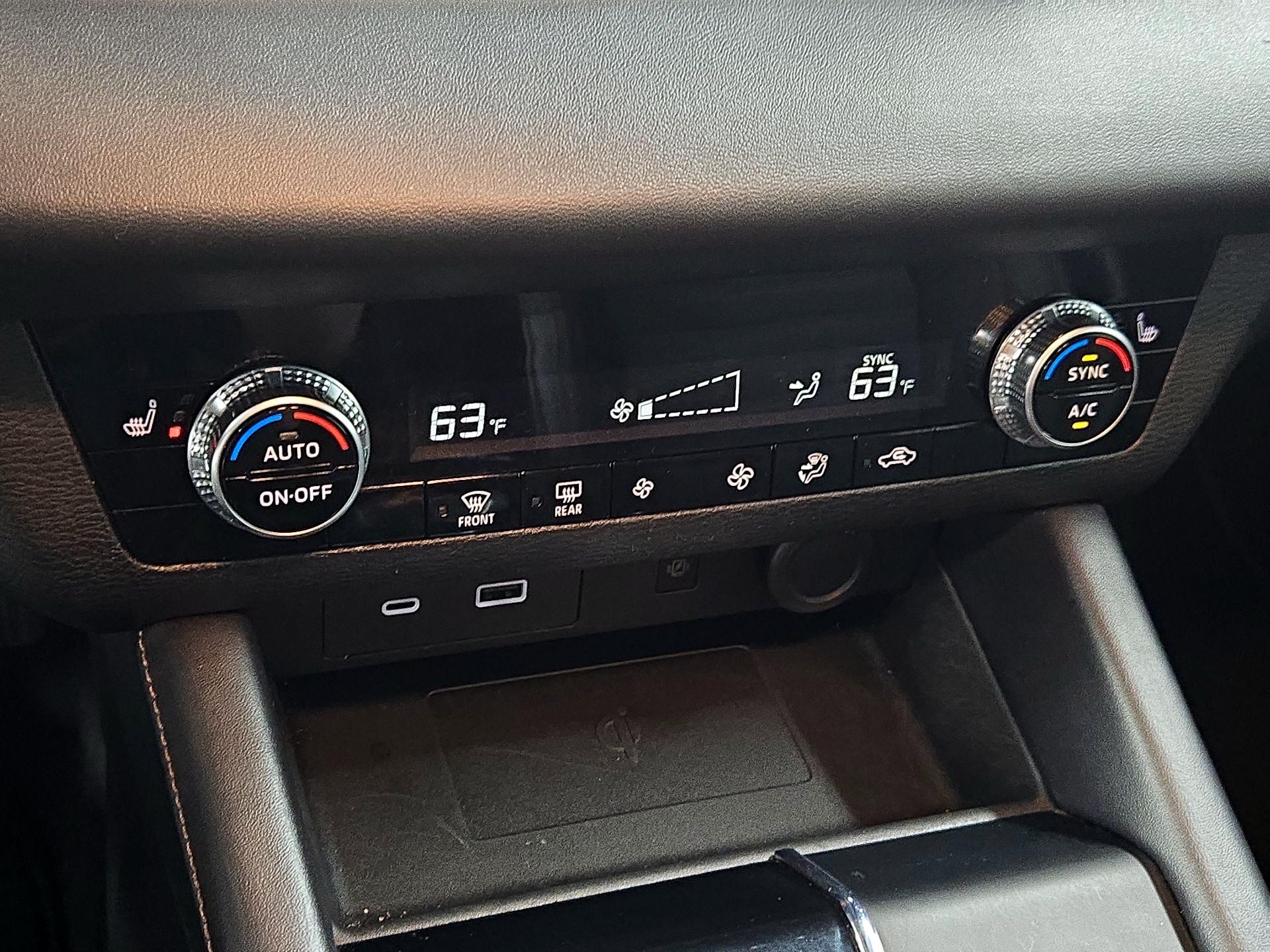 Thumbnail: 2024 Mitsubishi Outlander - 17