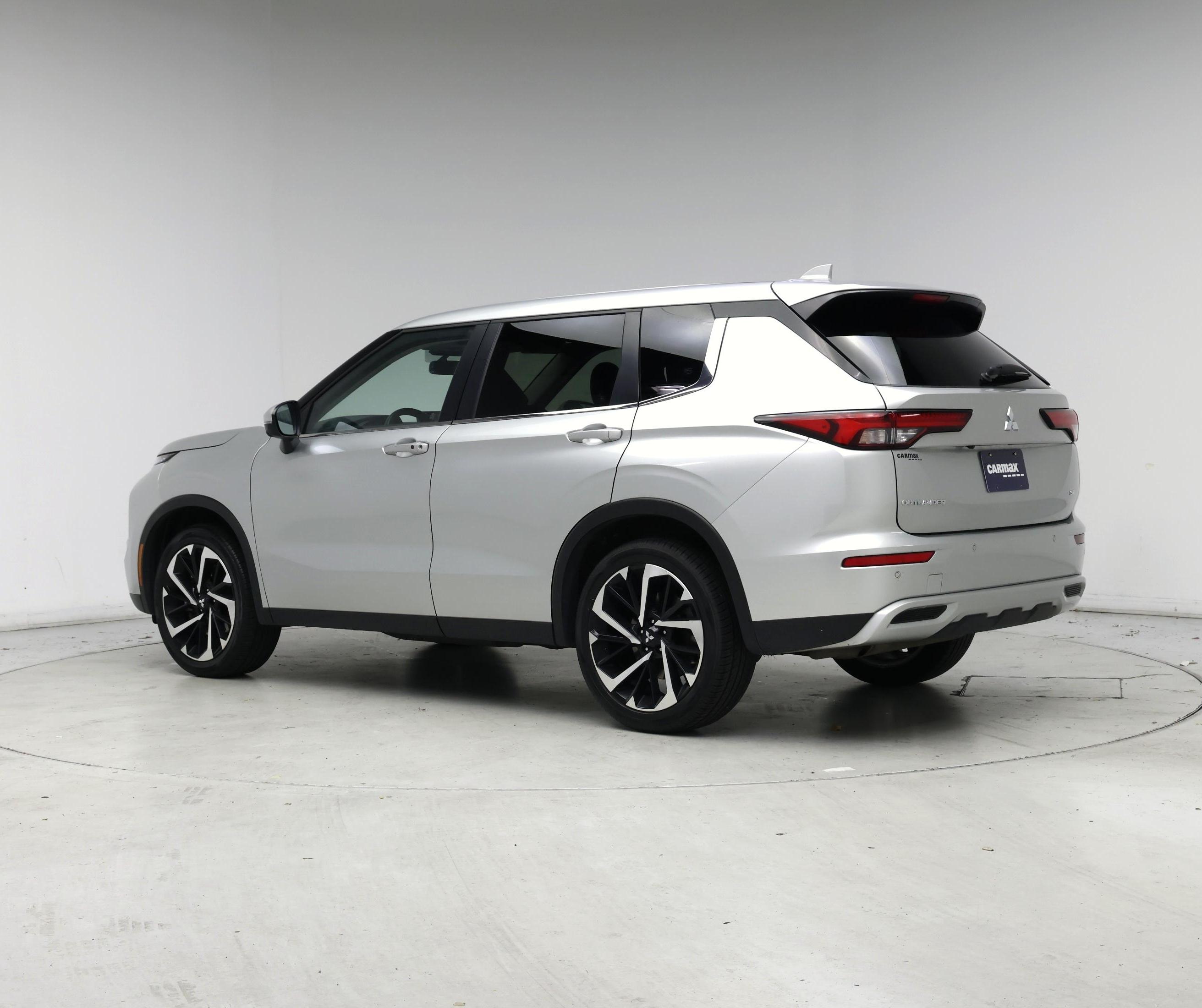 Thumbnail: 2024 Mitsubishi Outlander - 2