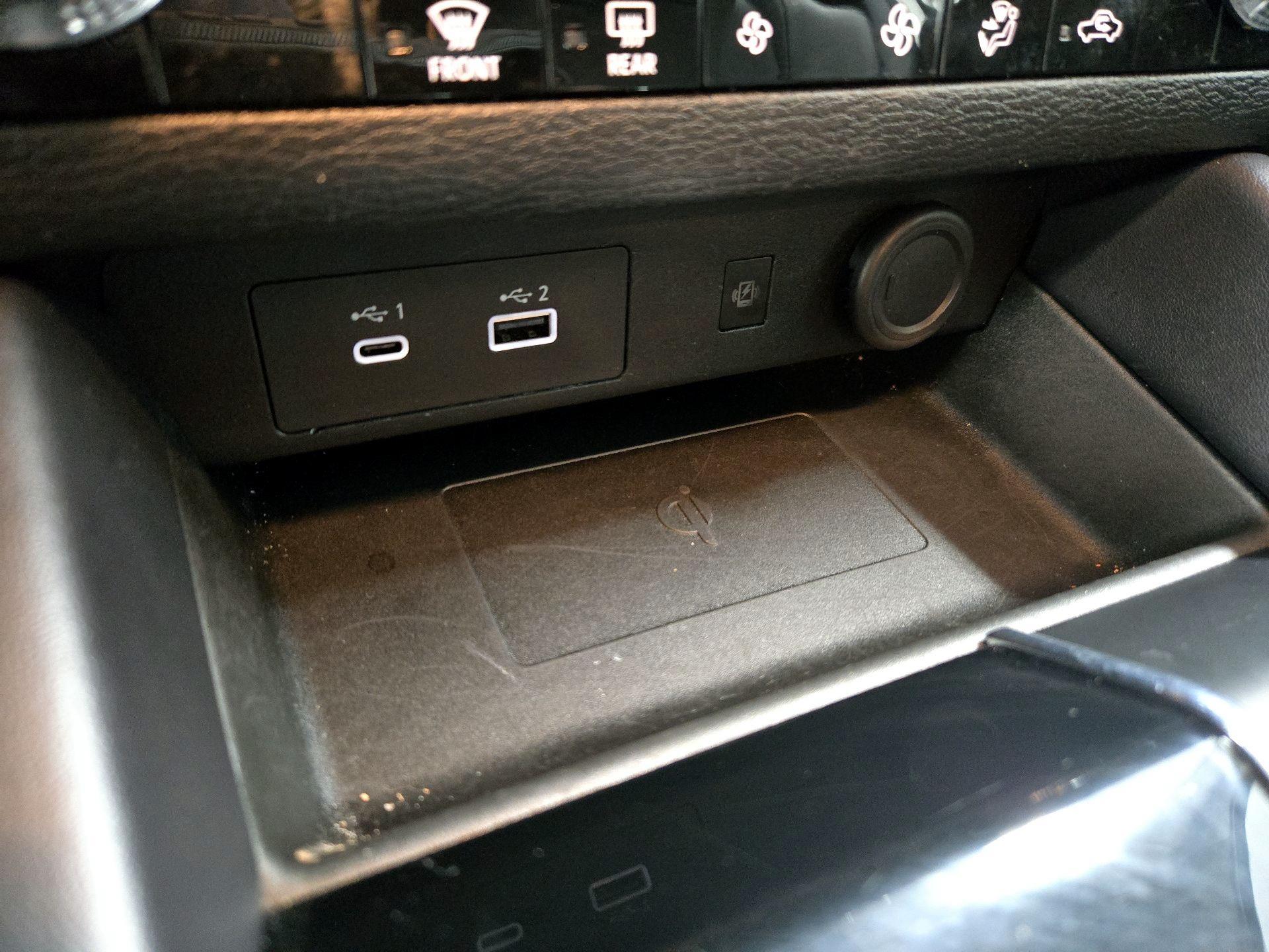 Thumbnail: 2024 Mitsubishi Outlander - 19