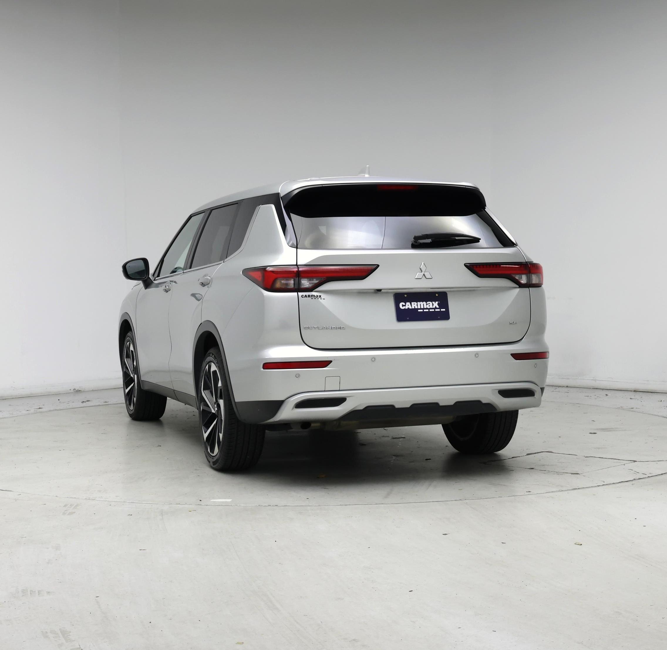 Thumbnail: 2024 Mitsubishi Outlander - 6