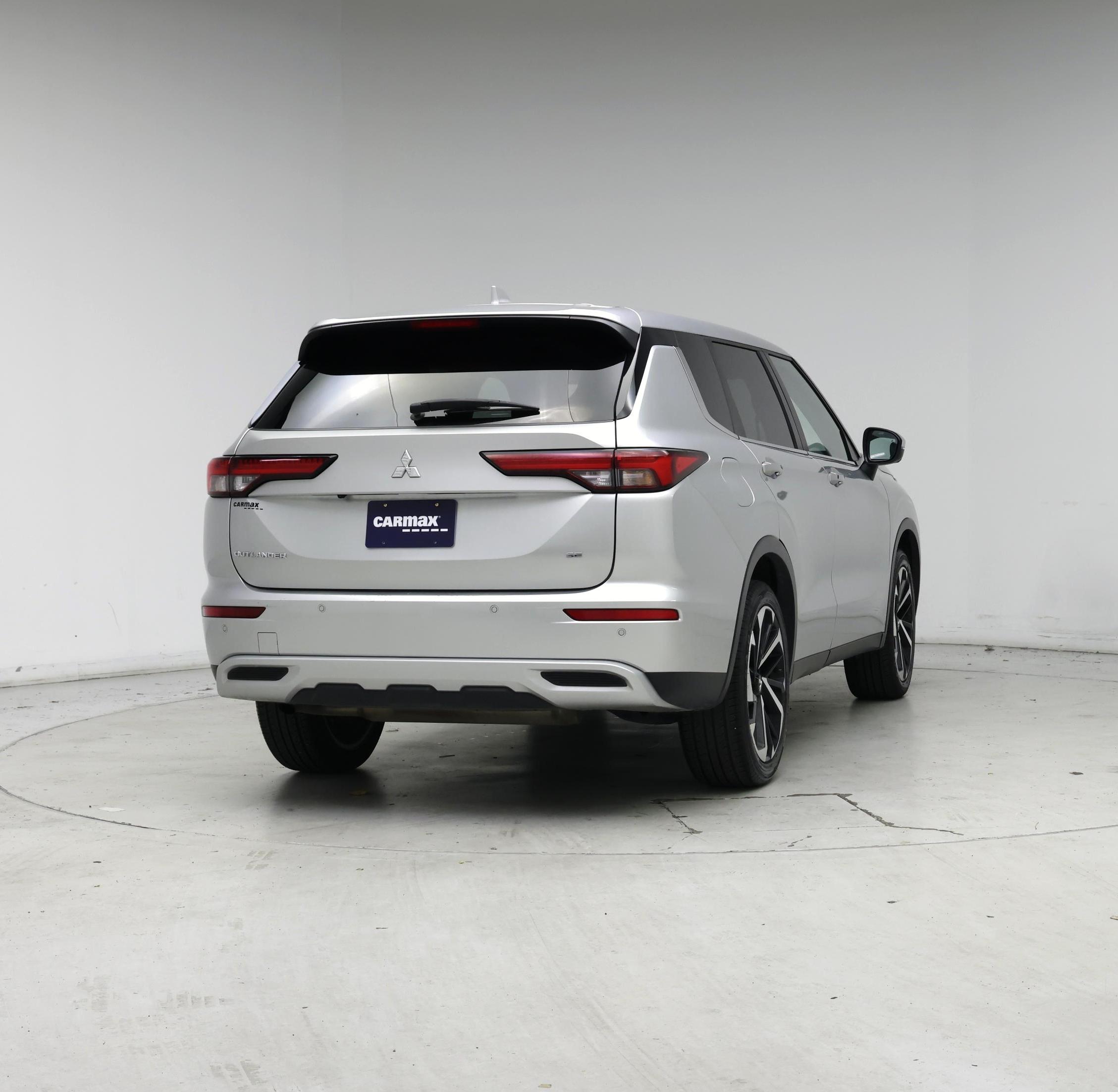 Thumbnail: 2024 Mitsubishi Outlander - 8