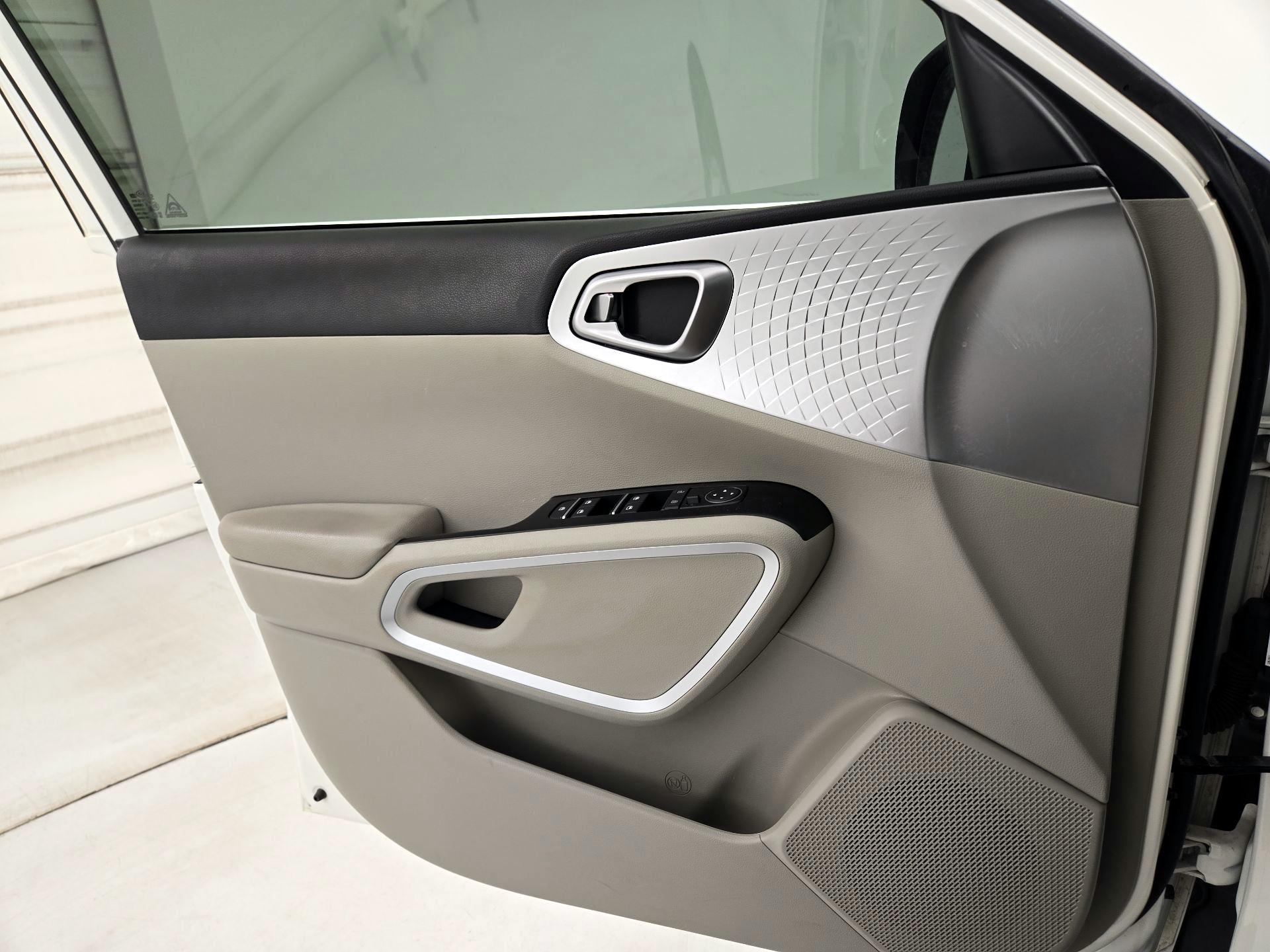 Thumbnail: 2019 Kia Soul - 12