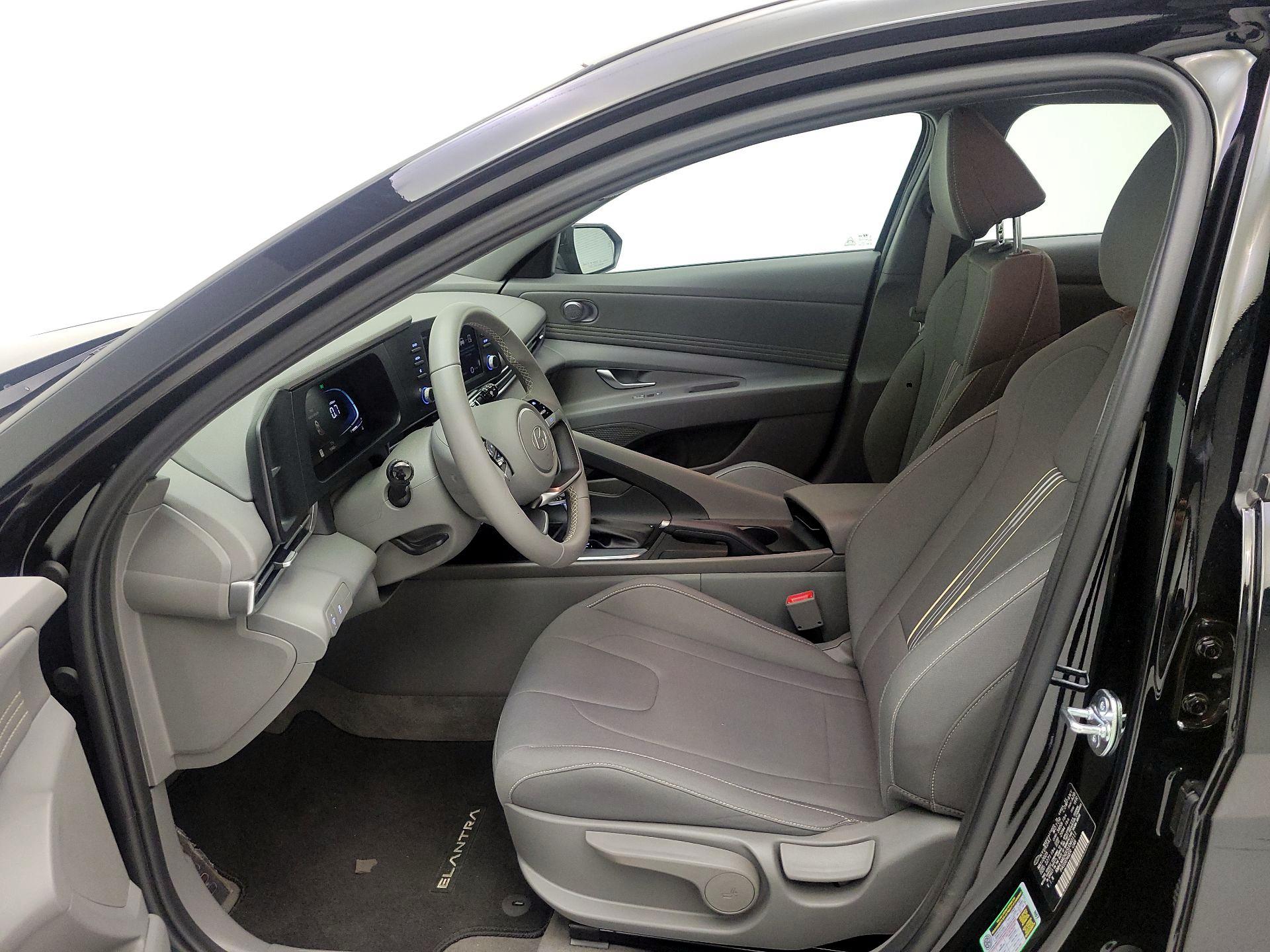 Thumbnail: 2025 Hyundai Elantra - 9