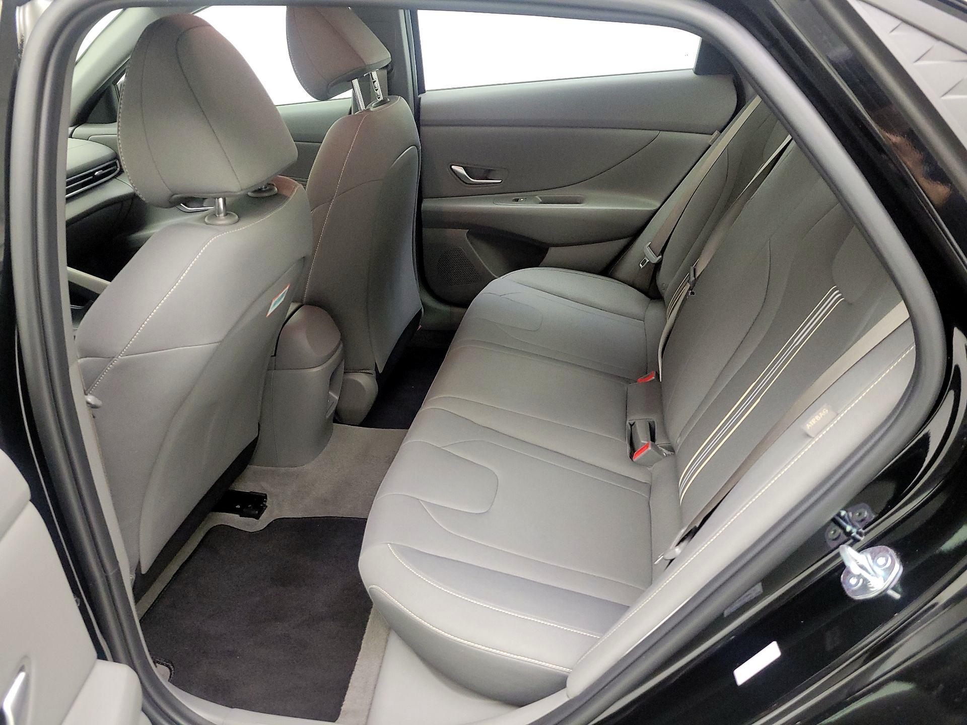 Thumbnail: 2025 Hyundai Elantra - 17