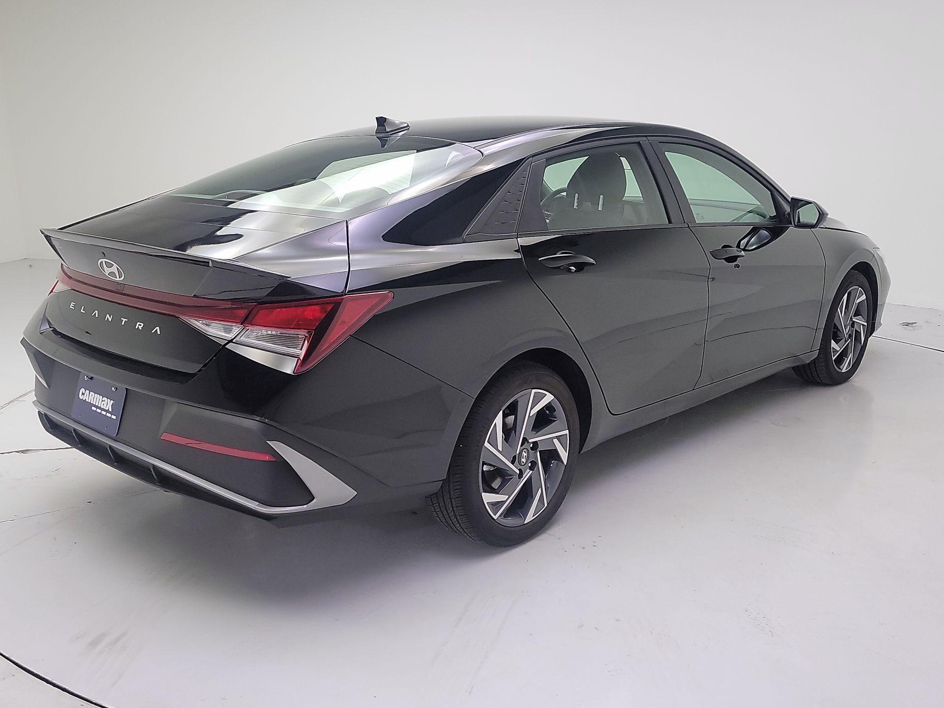 Thumbnail: 2025 Hyundai Elantra - 5