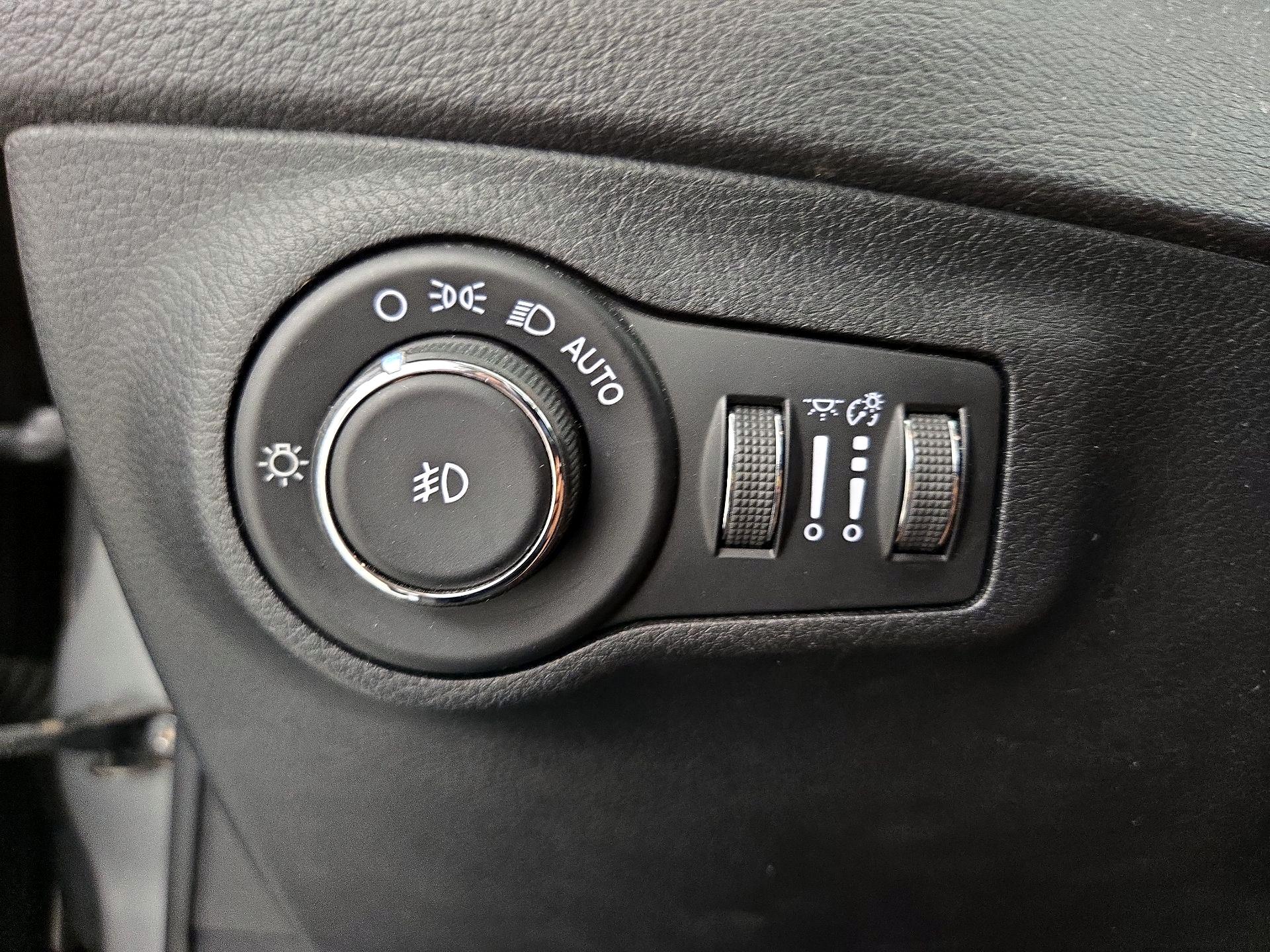 Thumbnail: 2018 Jeep Compass - 13