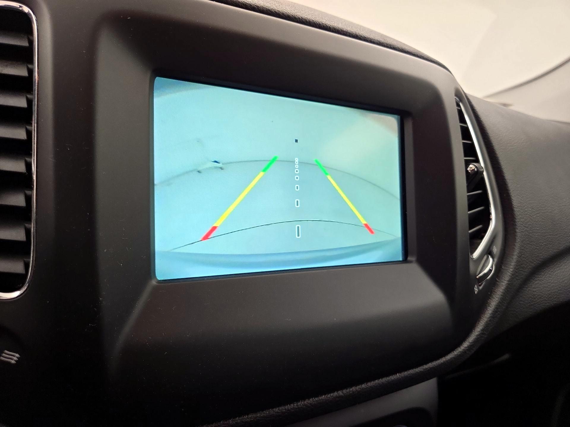 Thumbnail: 2018 Jeep Compass - 14