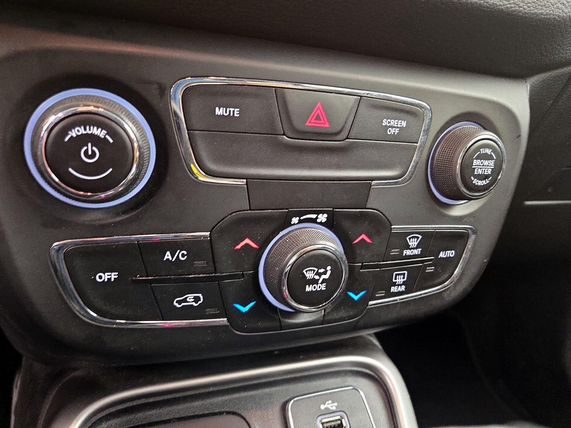 Thumbnail: 2018 Jeep Compass - 16