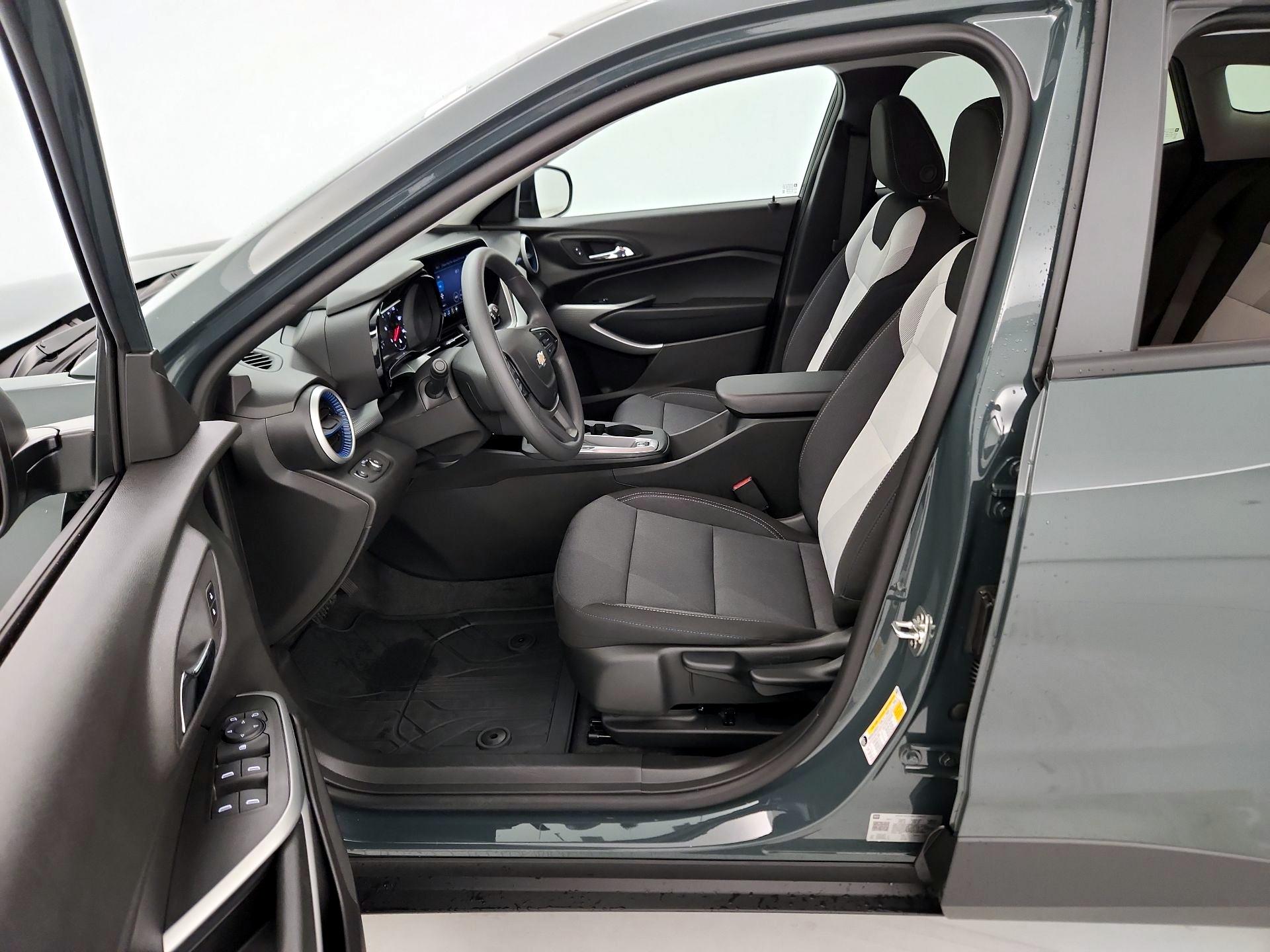 Thumbnail: 2025 Chevrolet Trax - 11