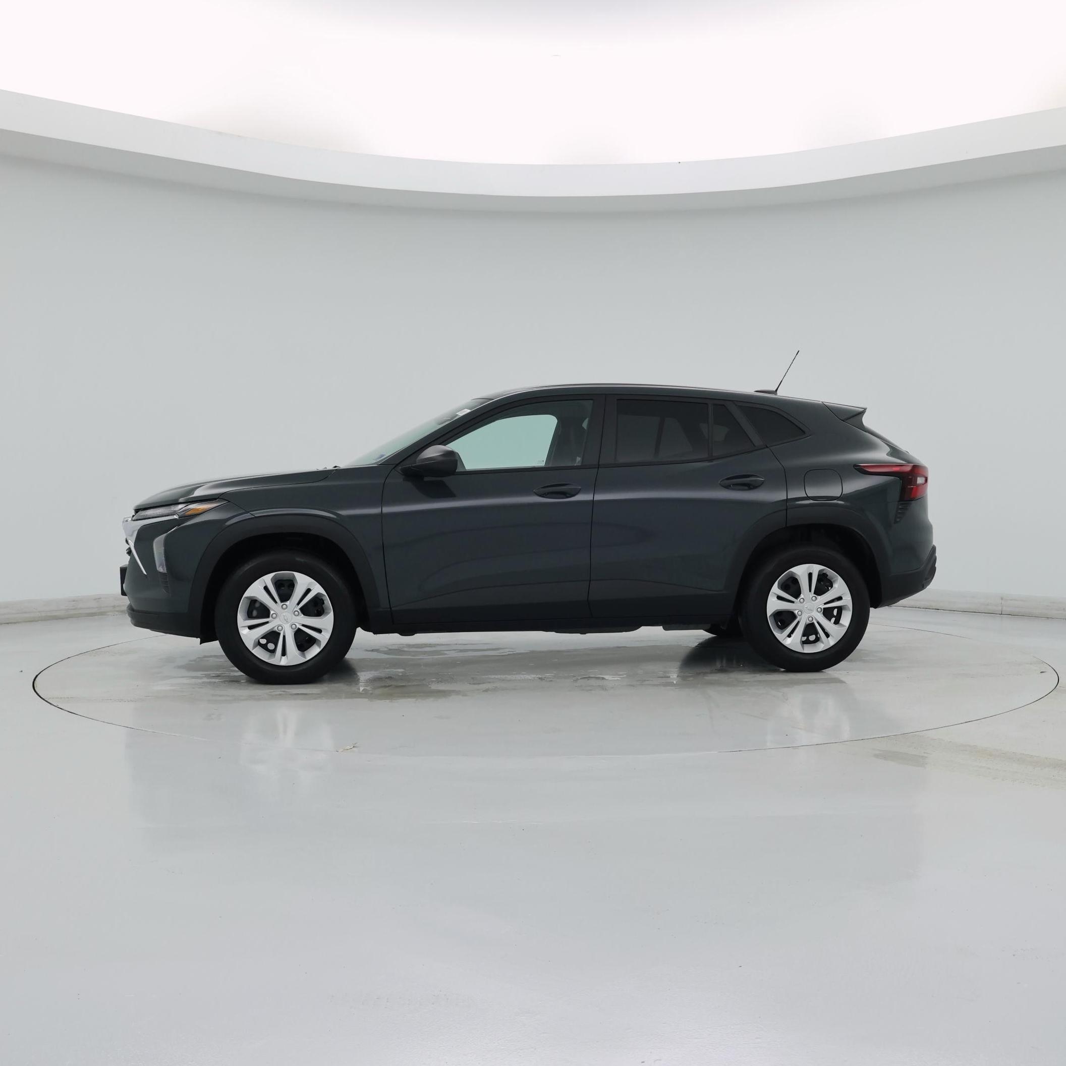 Thumbnail: 2025 Chevrolet Trax - 3