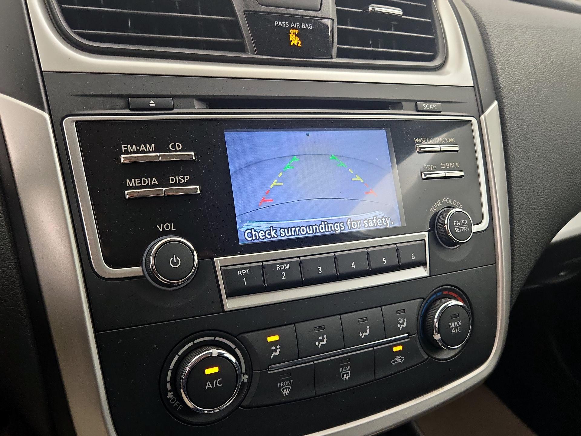 Thumbnail: 2016 Nissan Altima - 14