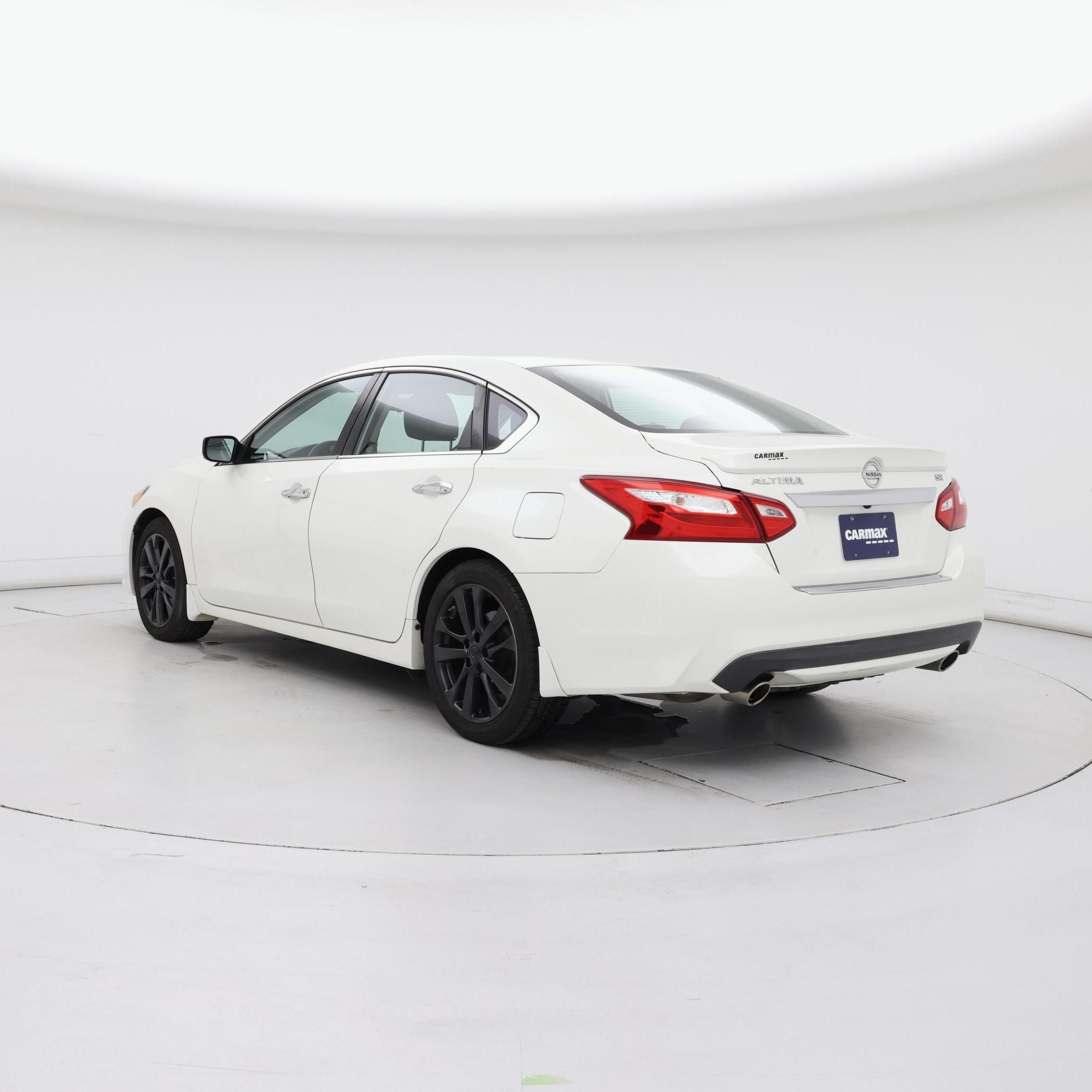 Thumbnail: 2016 Nissan Altima - 2