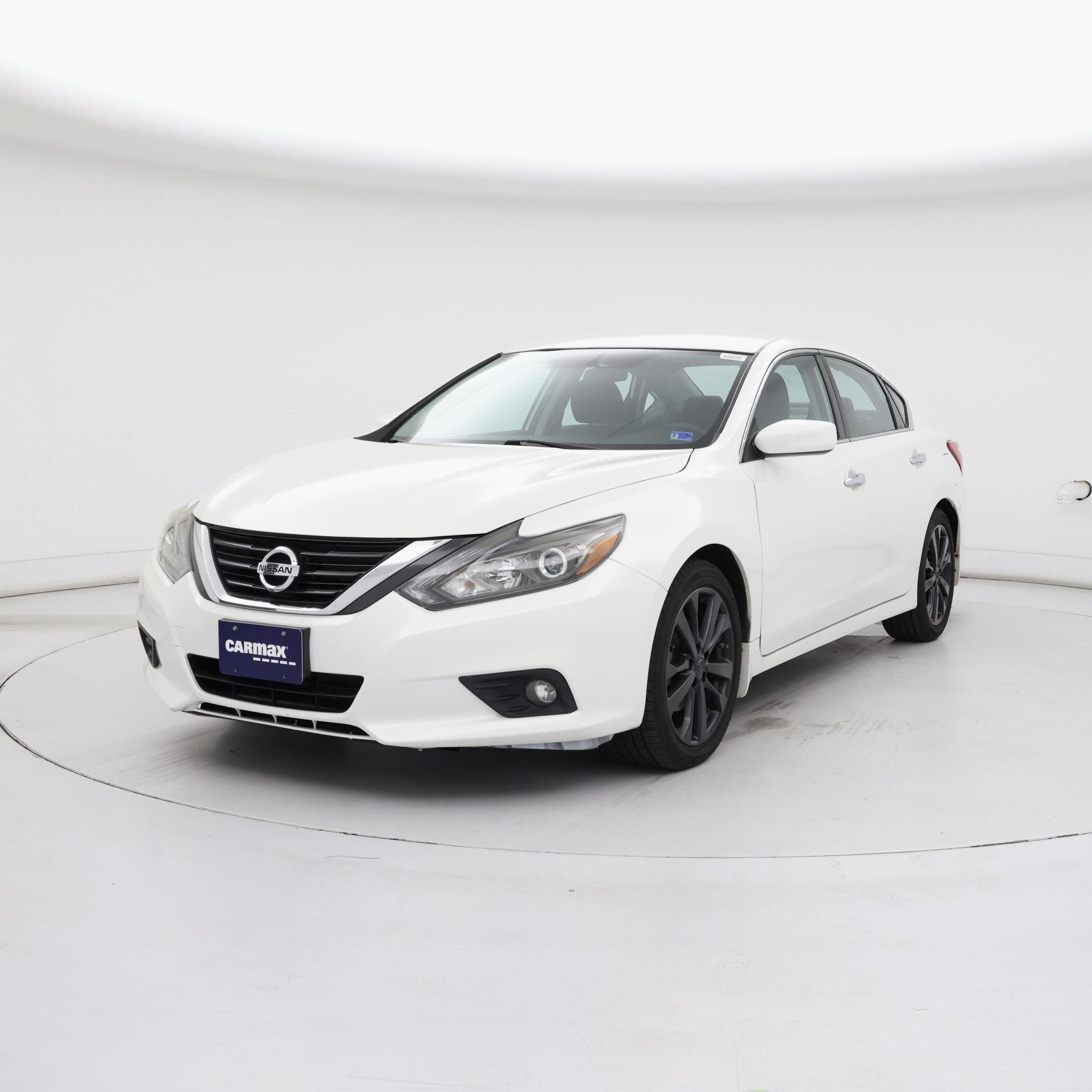 Thumbnail: 2016 Nissan Altima - 4