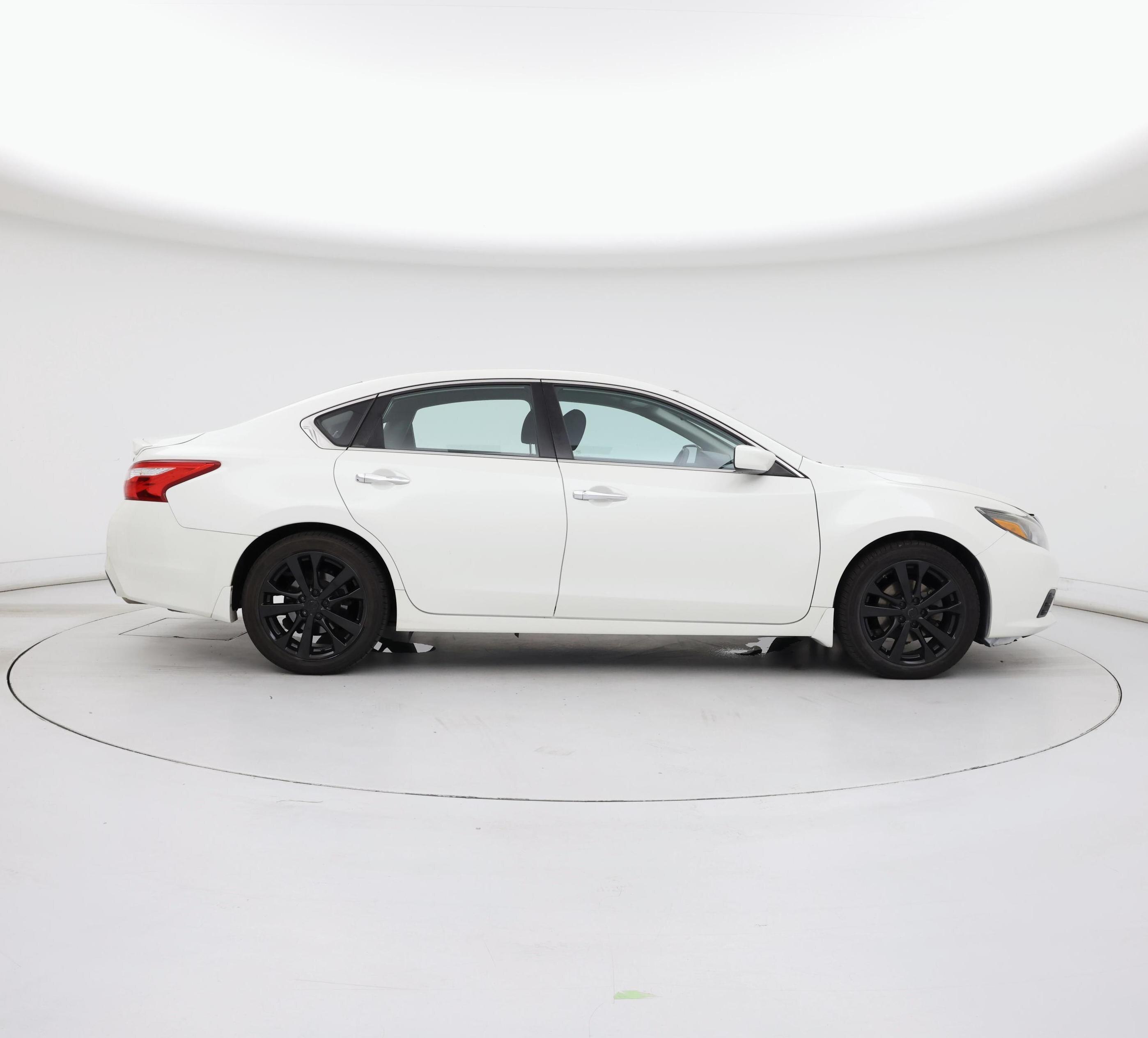 Thumbnail: 2016 Nissan Altima - 7