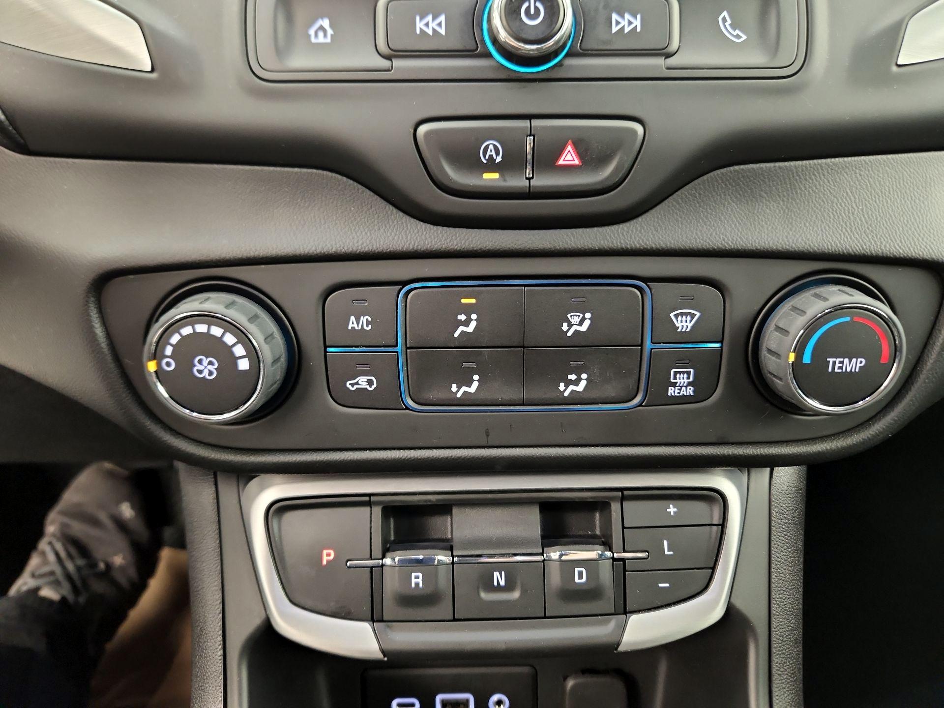 Thumbnail: 2022 GMC Terrain - 17