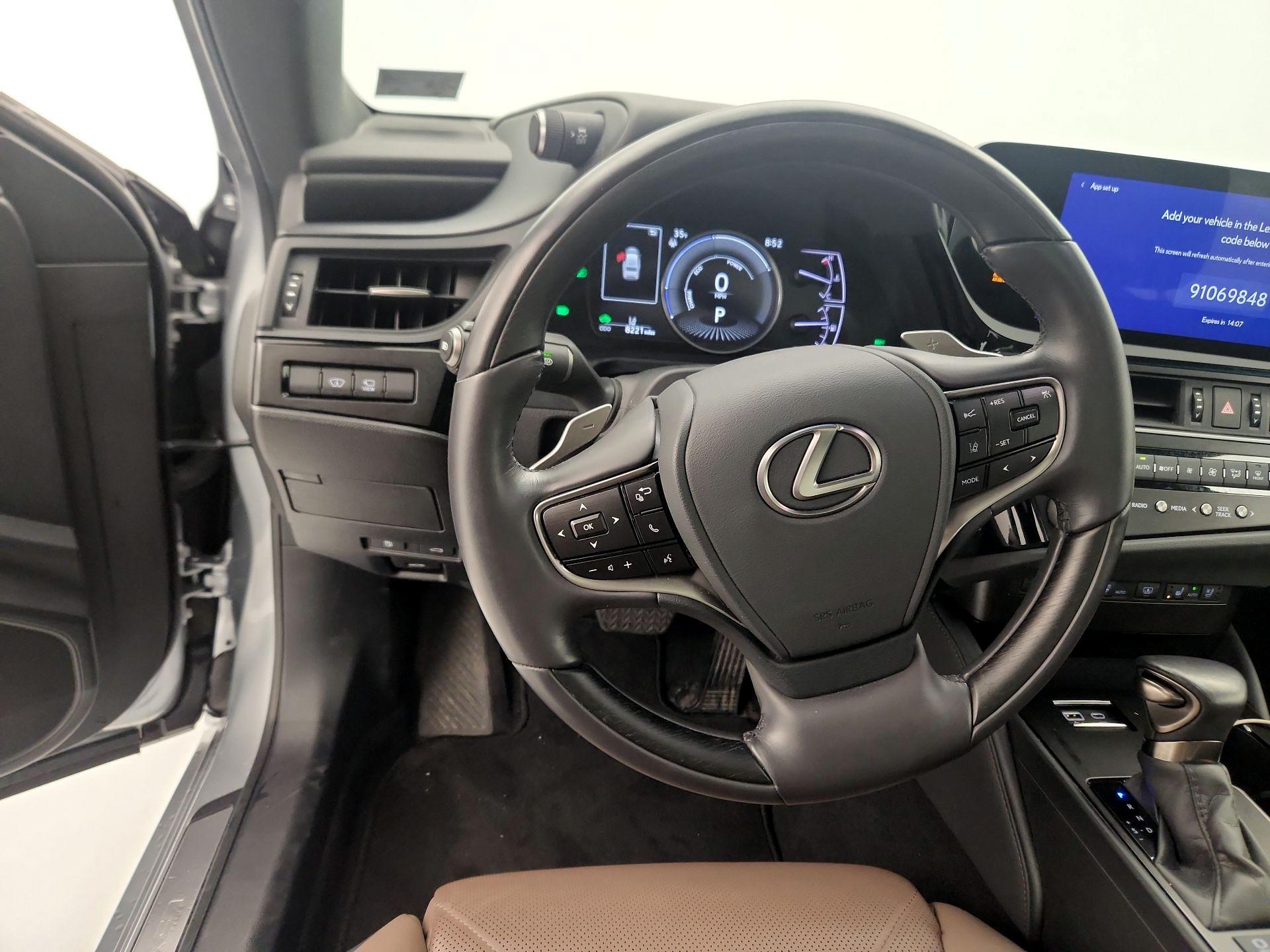 Thumbnail: 2024 Lexus ES - 10