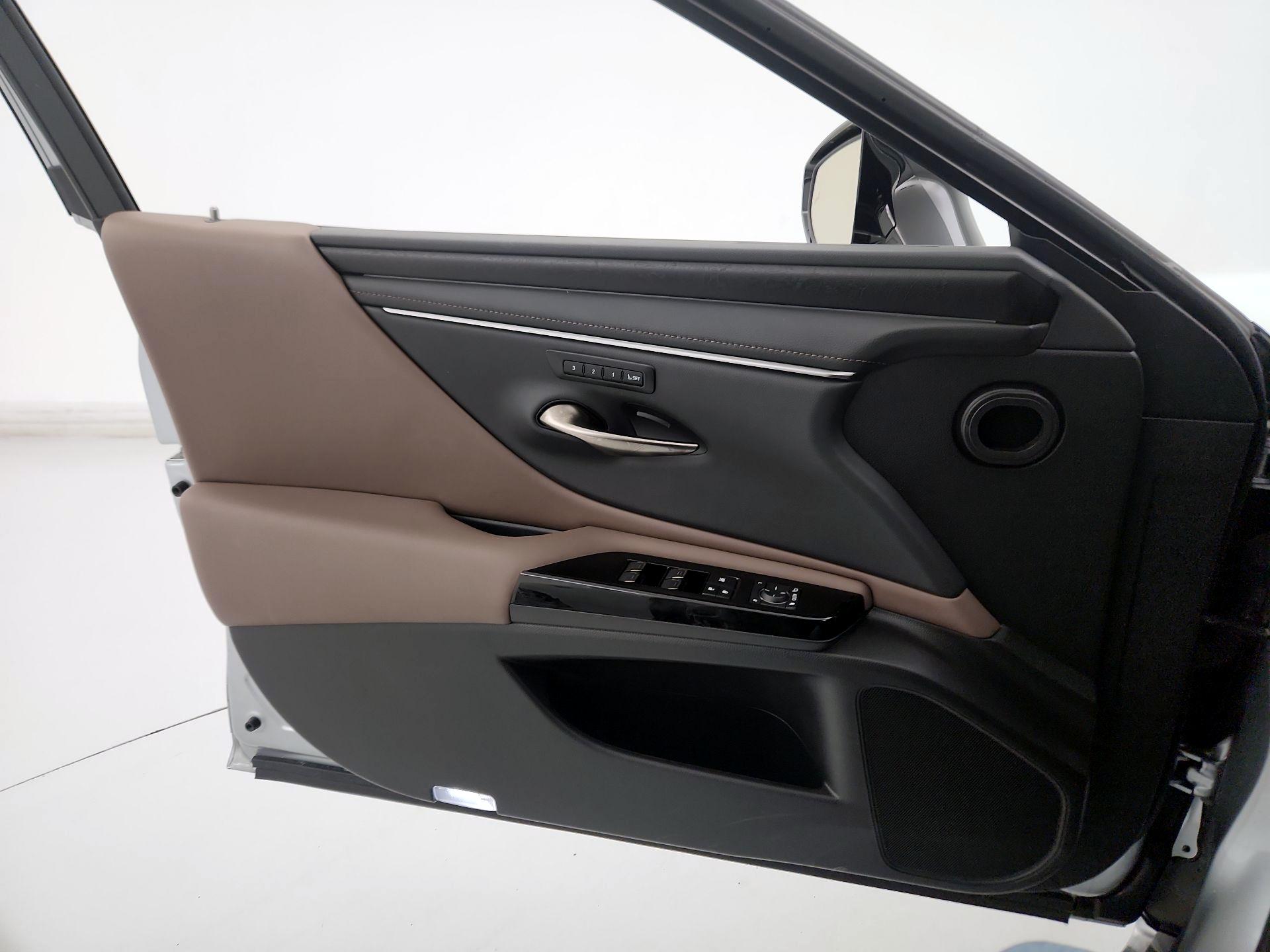 Thumbnail: 2024 Lexus ES - 12