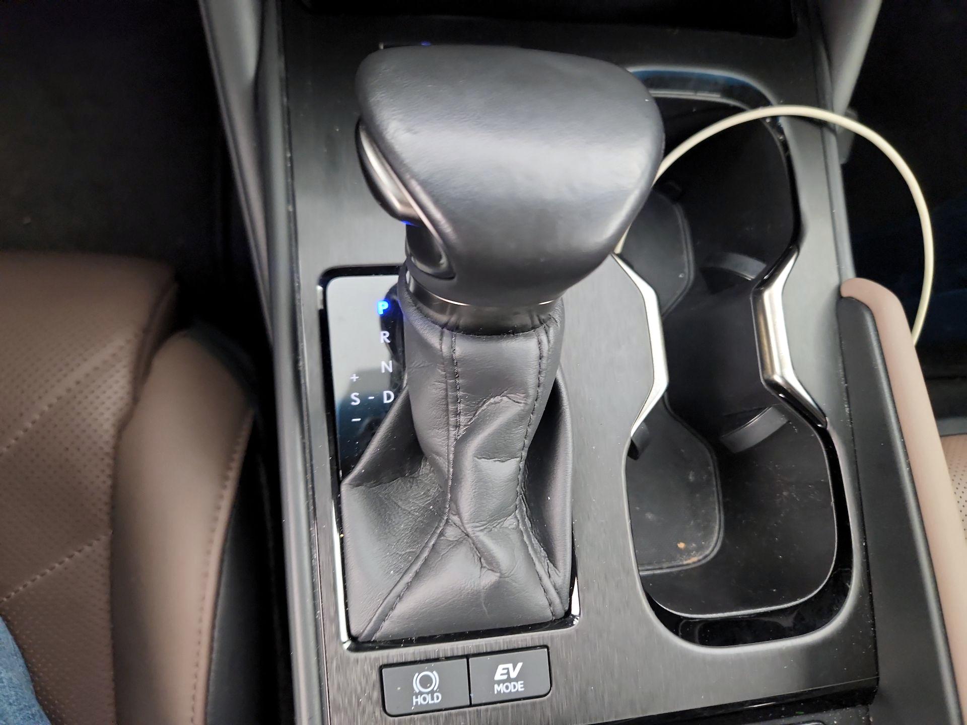 Thumbnail: 2024 Lexus ES - 17