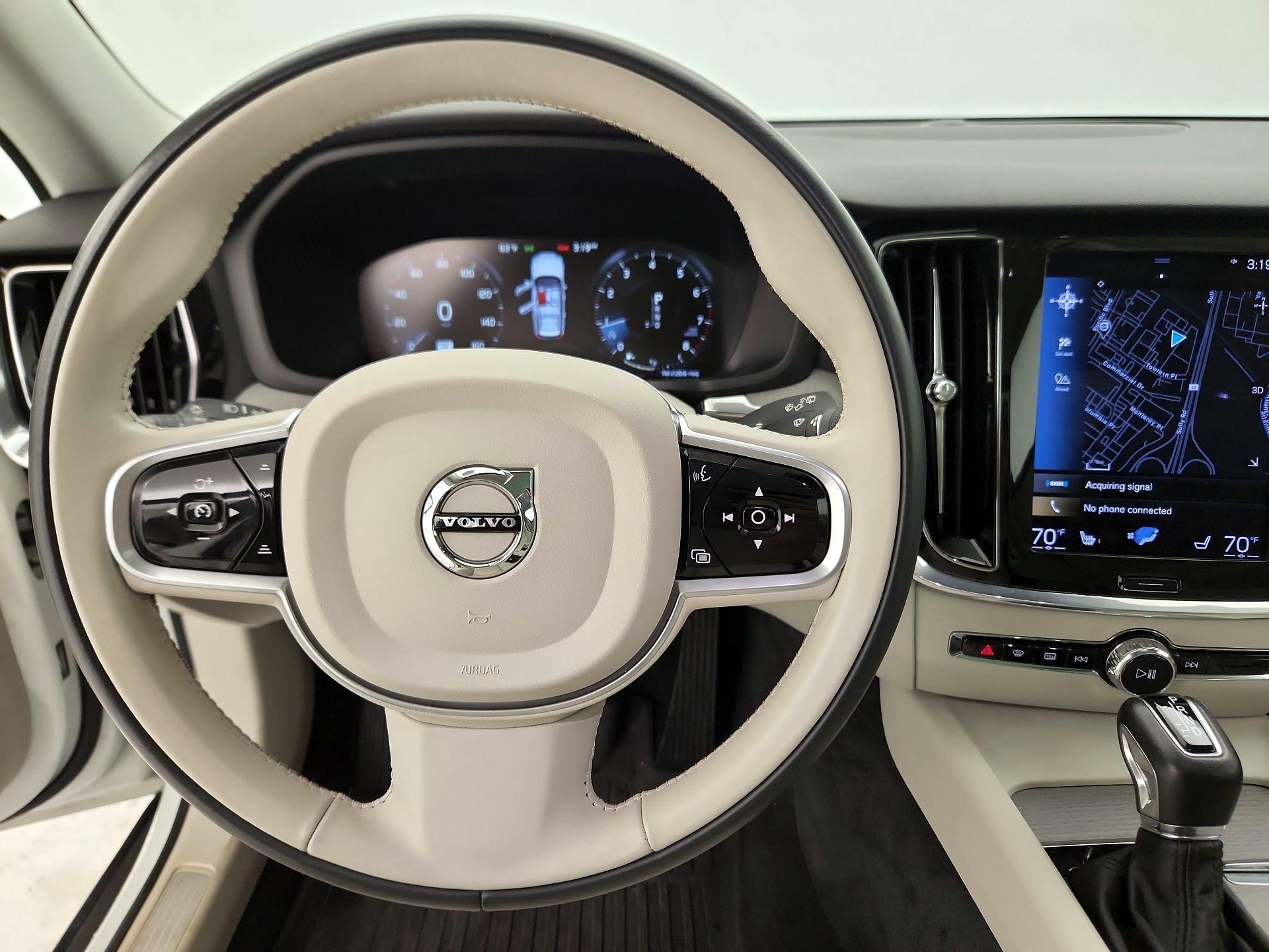 Thumbnail: 2021 Volvo S60 - 10