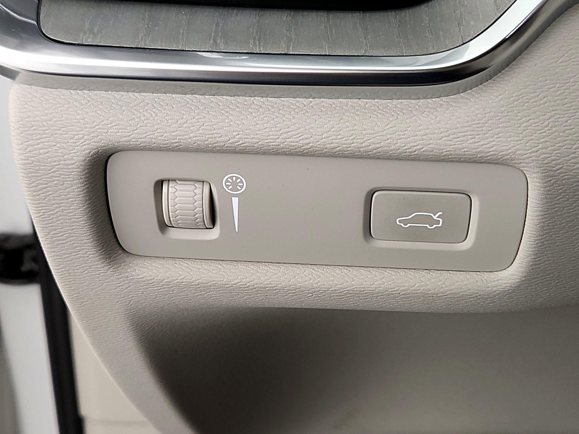 Thumbnail: 2021 Volvo S60 - 13