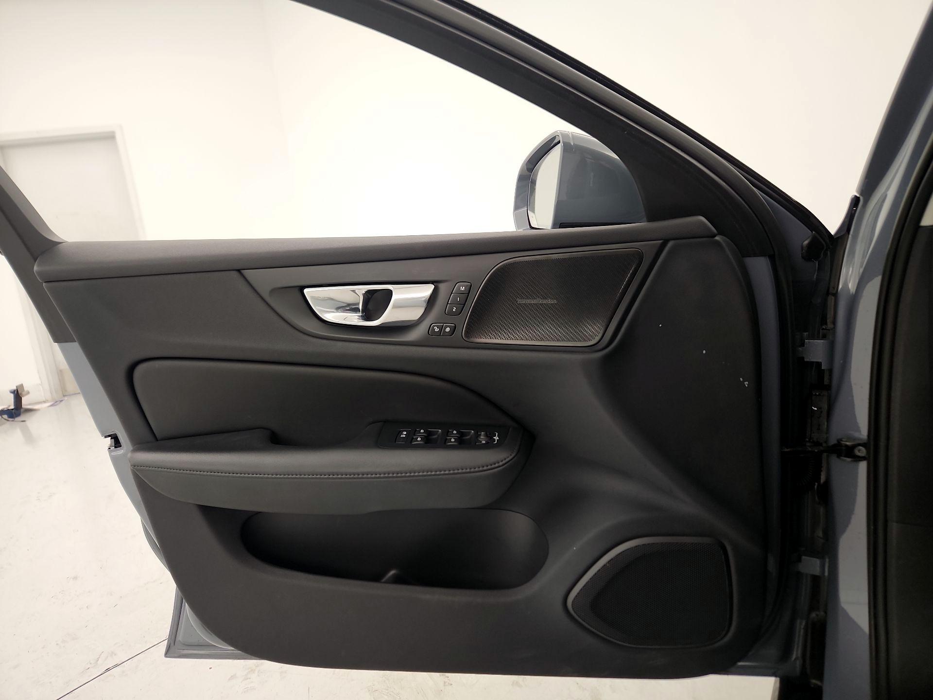 Thumbnail: 2023 Volvo S60 - 12