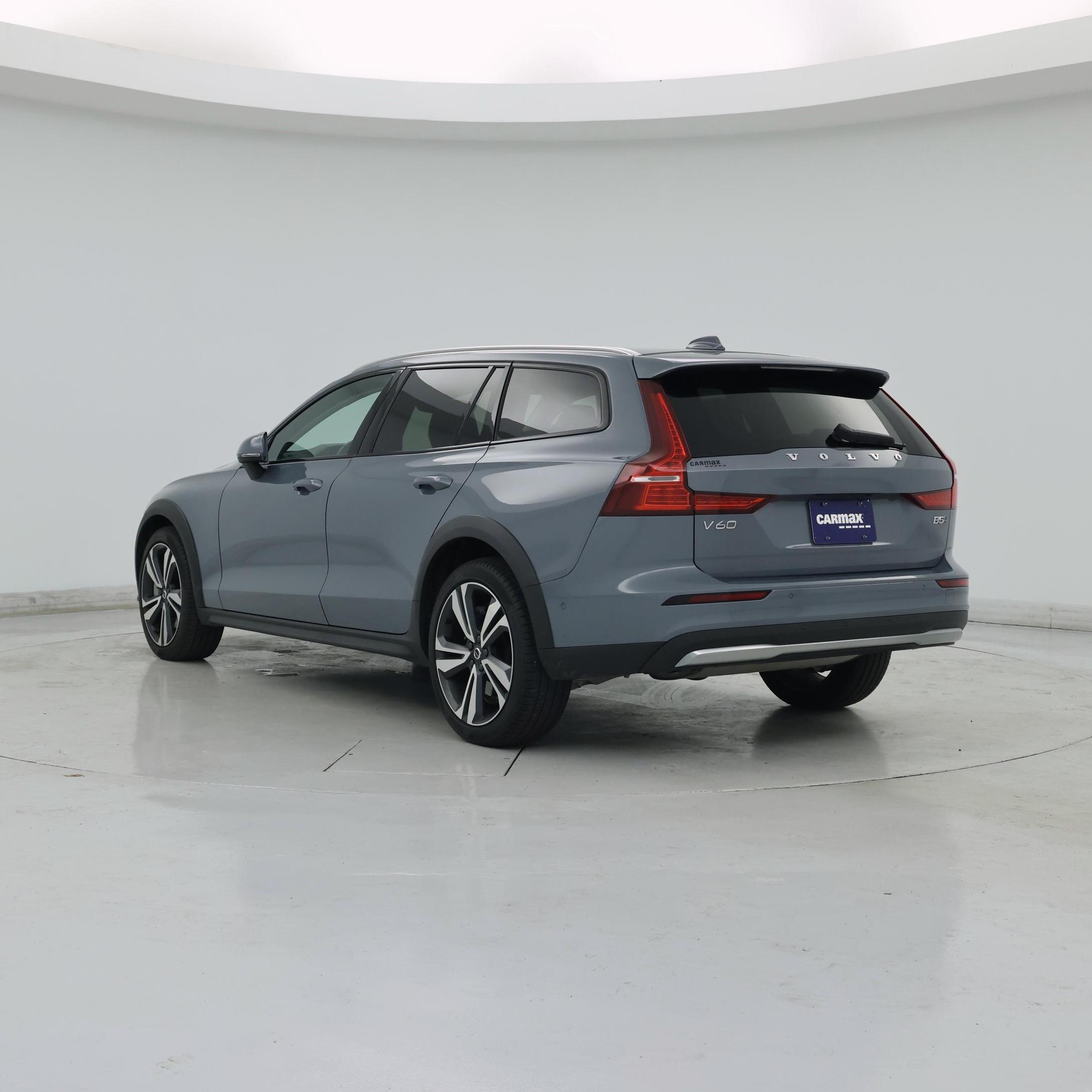 Thumbnail: 2023 Volvo S60 - 2