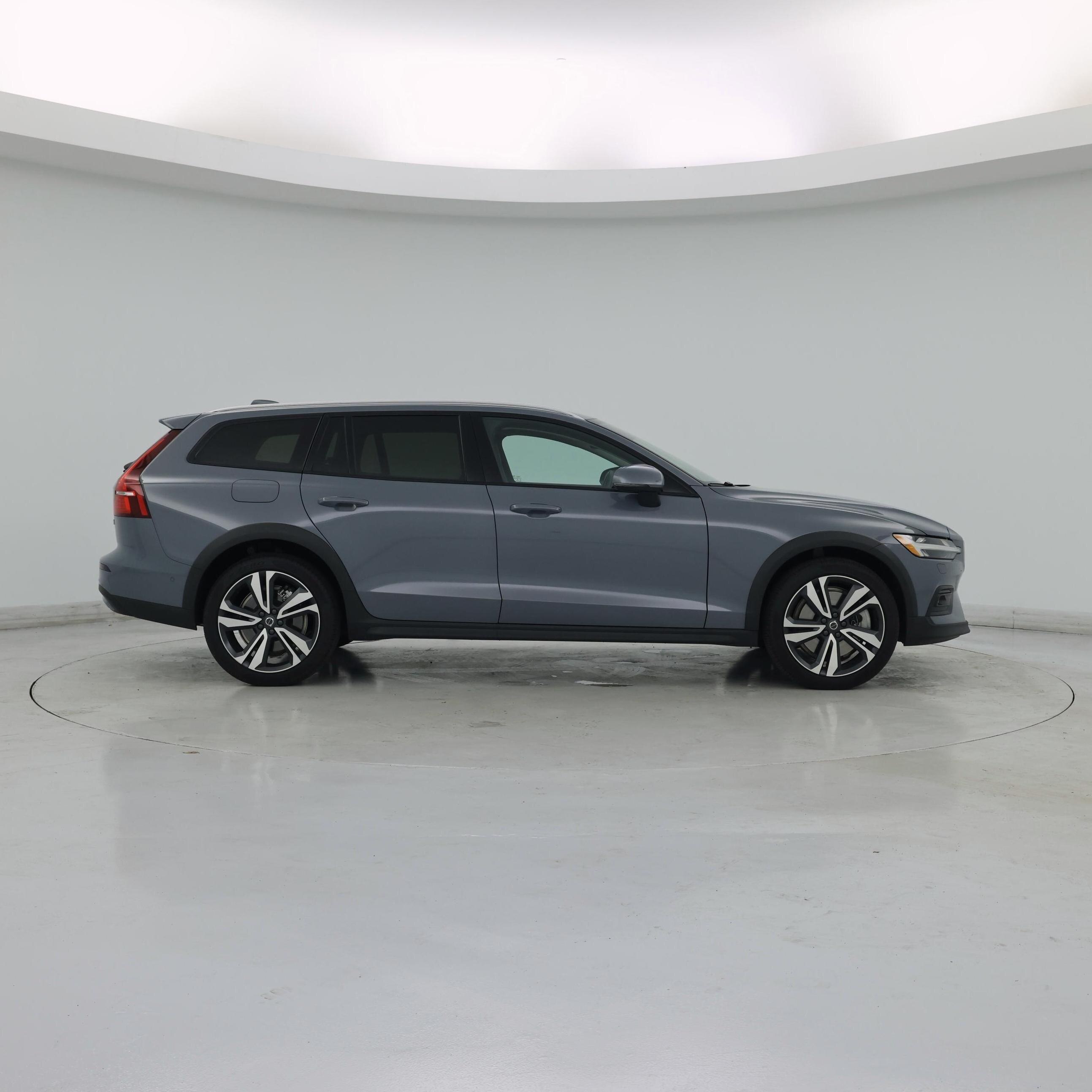 Thumbnail: 2023 Volvo S60 - 7