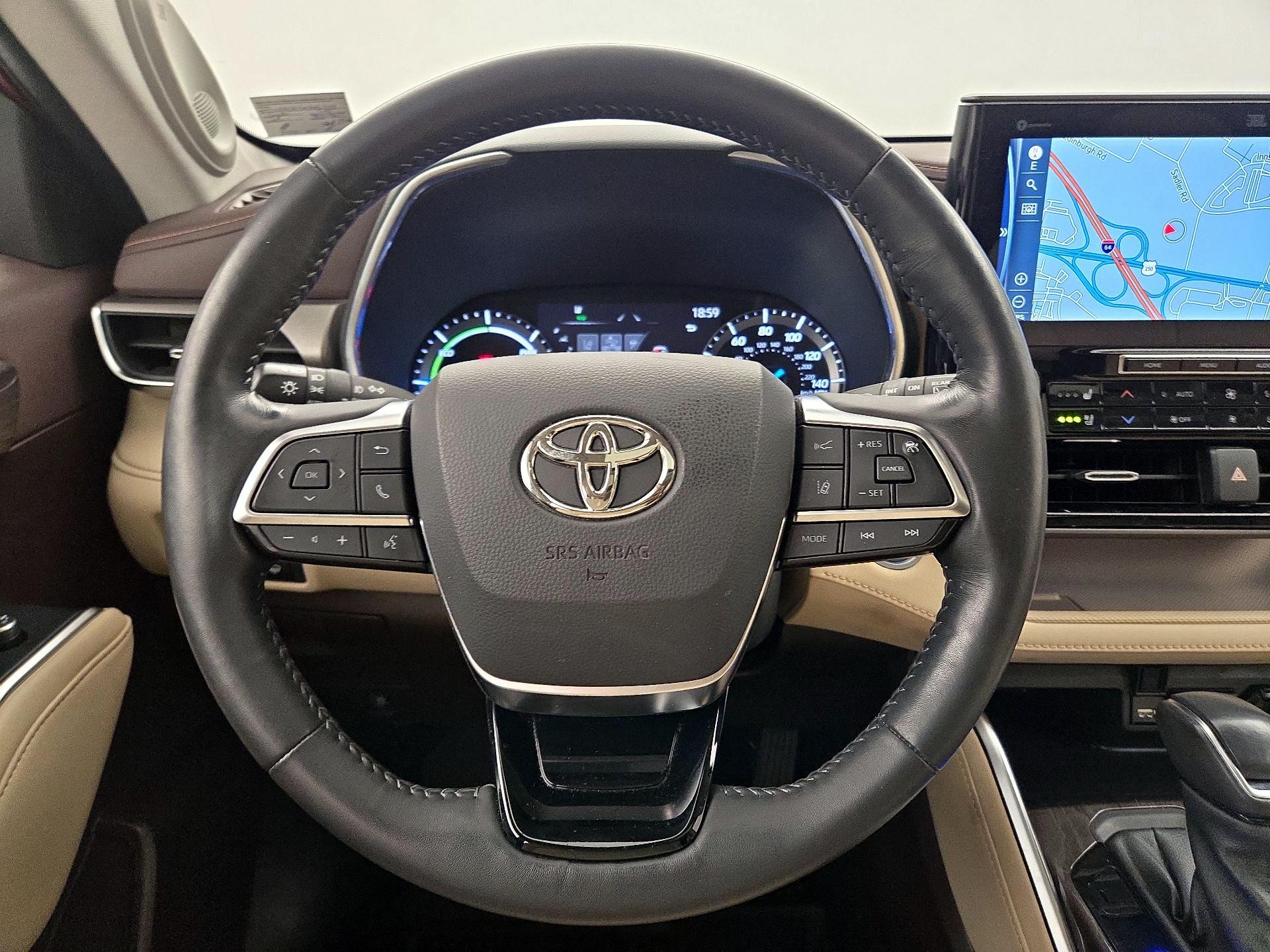 Thumbnail: 2021 Toyota Highlander - 10