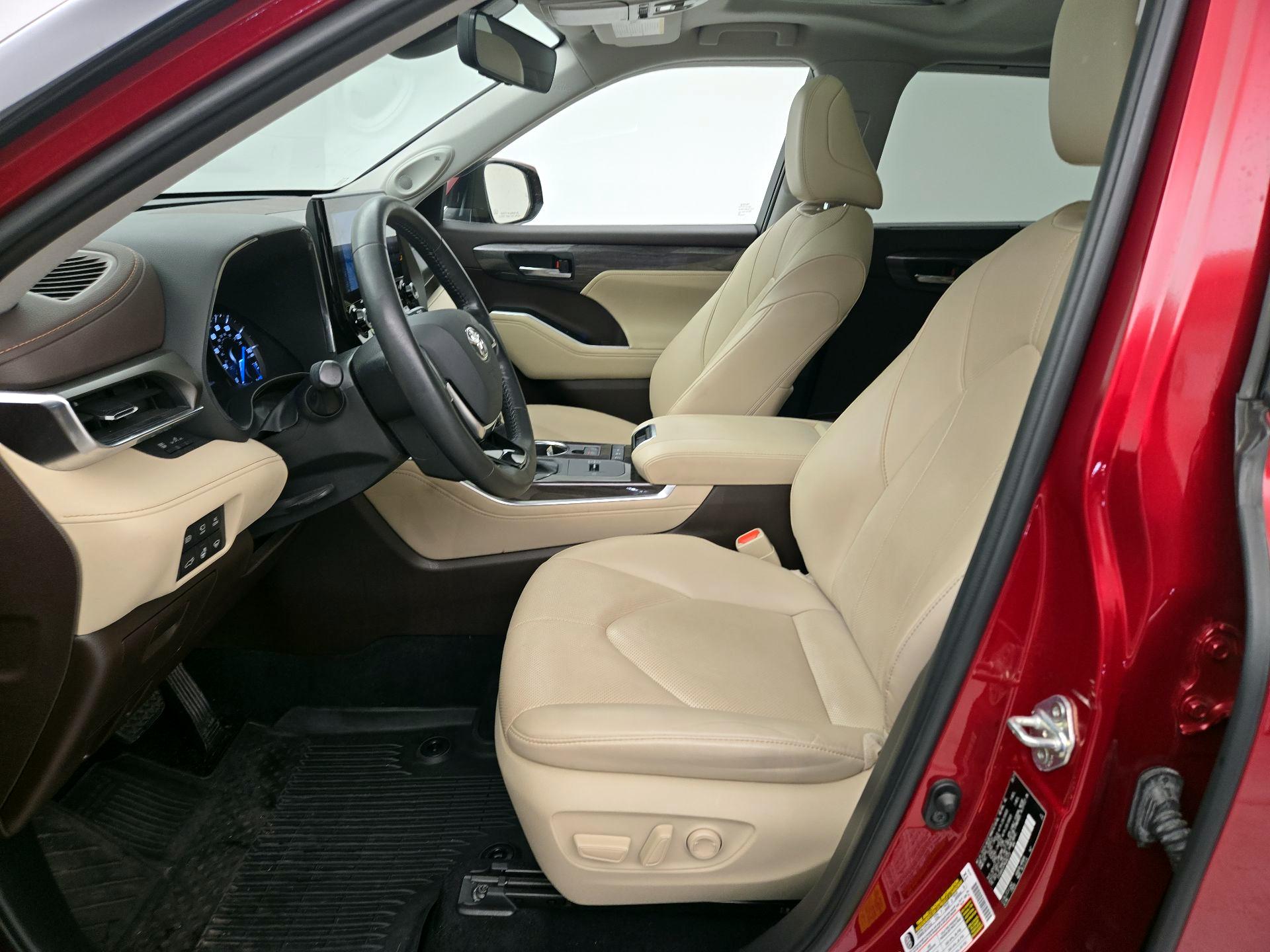 Thumbnail: 2021 Toyota Highlander - 11