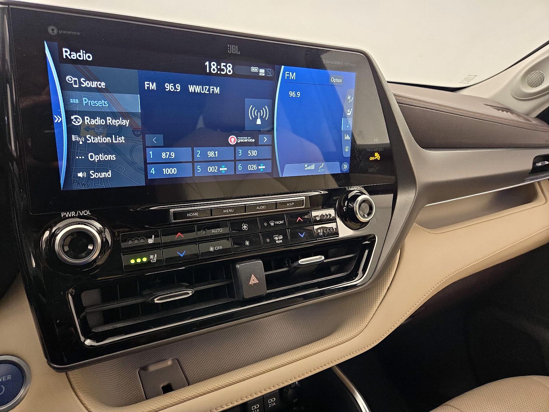 Thumbnail: 2021 Toyota Highlander - 16