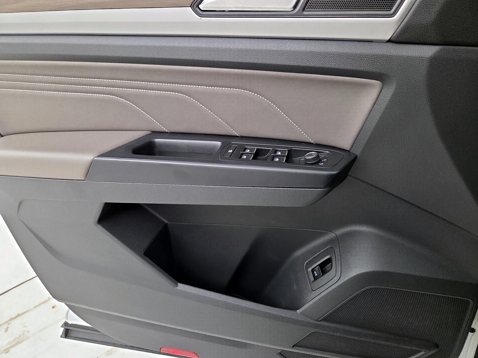 Thumbnail: 2021 Volkswagen Atlas - 12